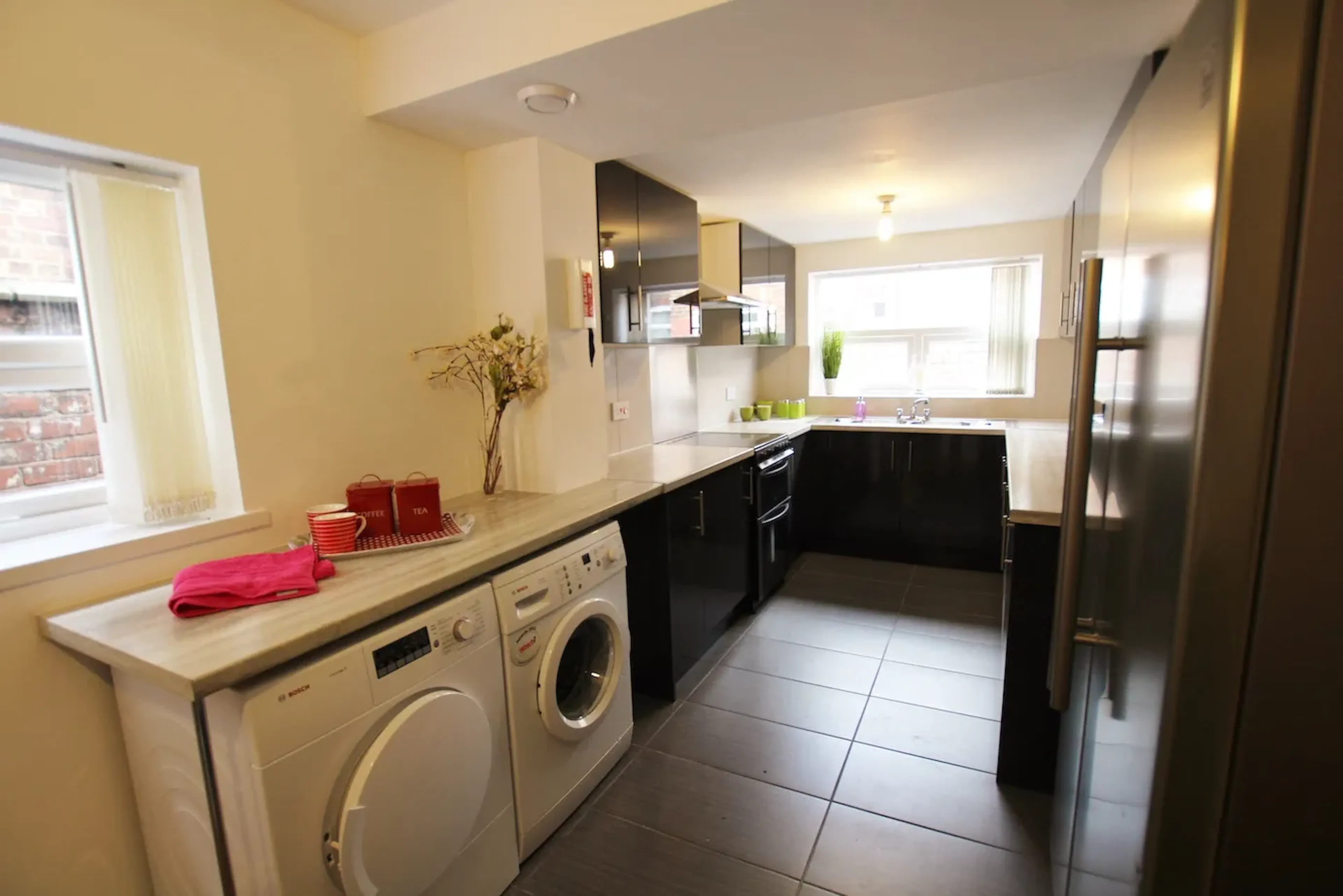 6 Bed Apartment KITCHEN 3