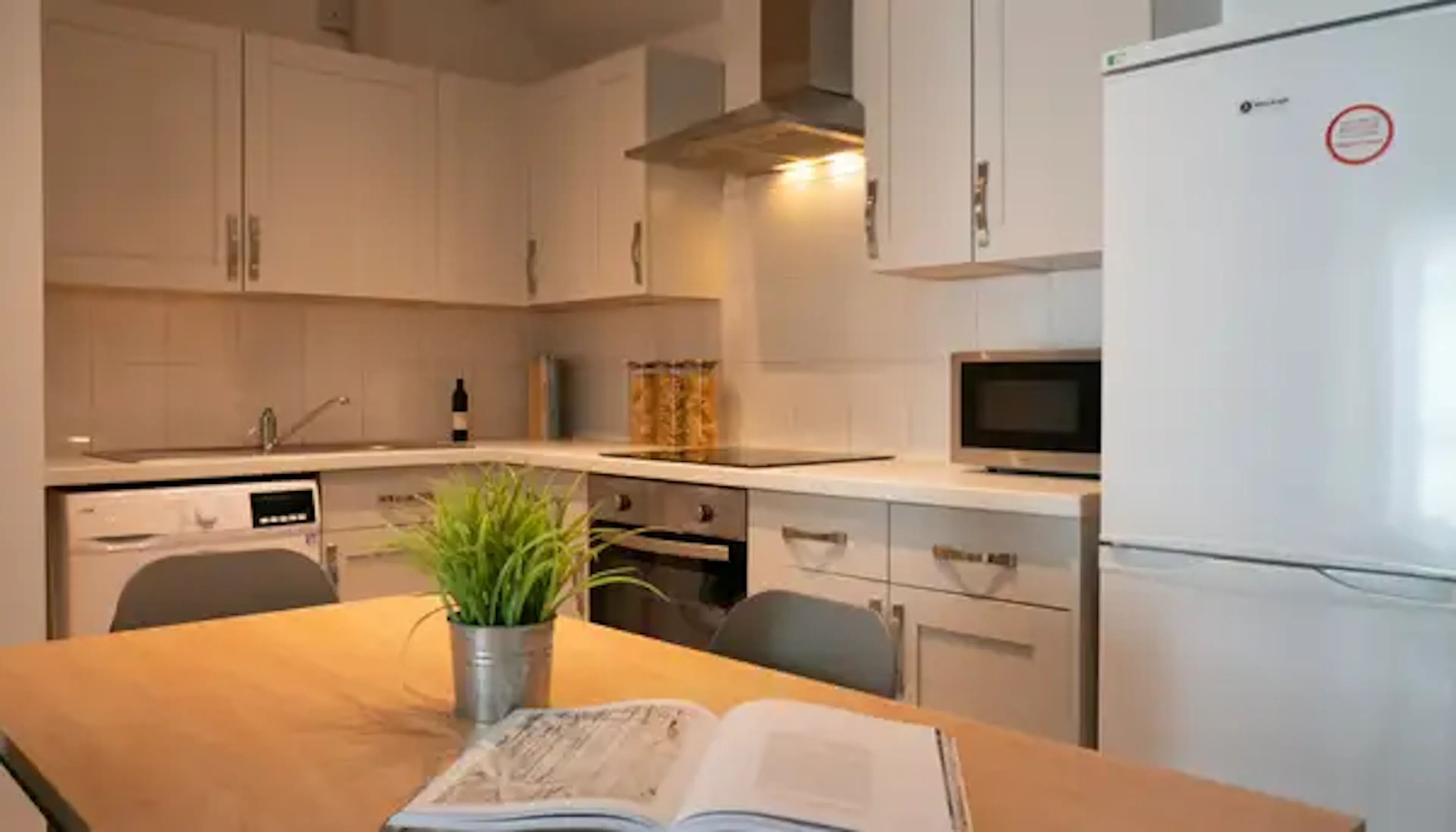 8 Bed House KITCHEN 1