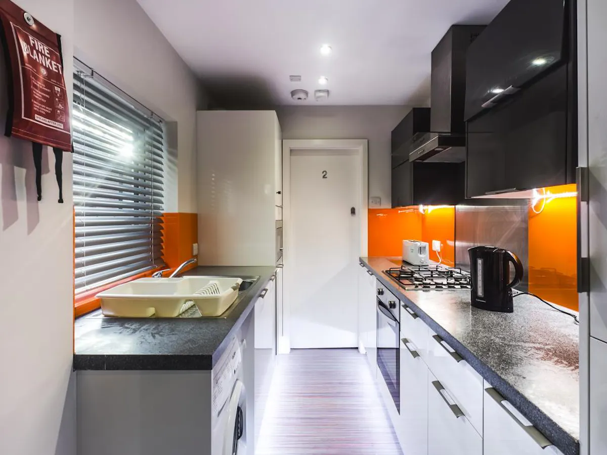 4 Bed Apartment KITCHEN