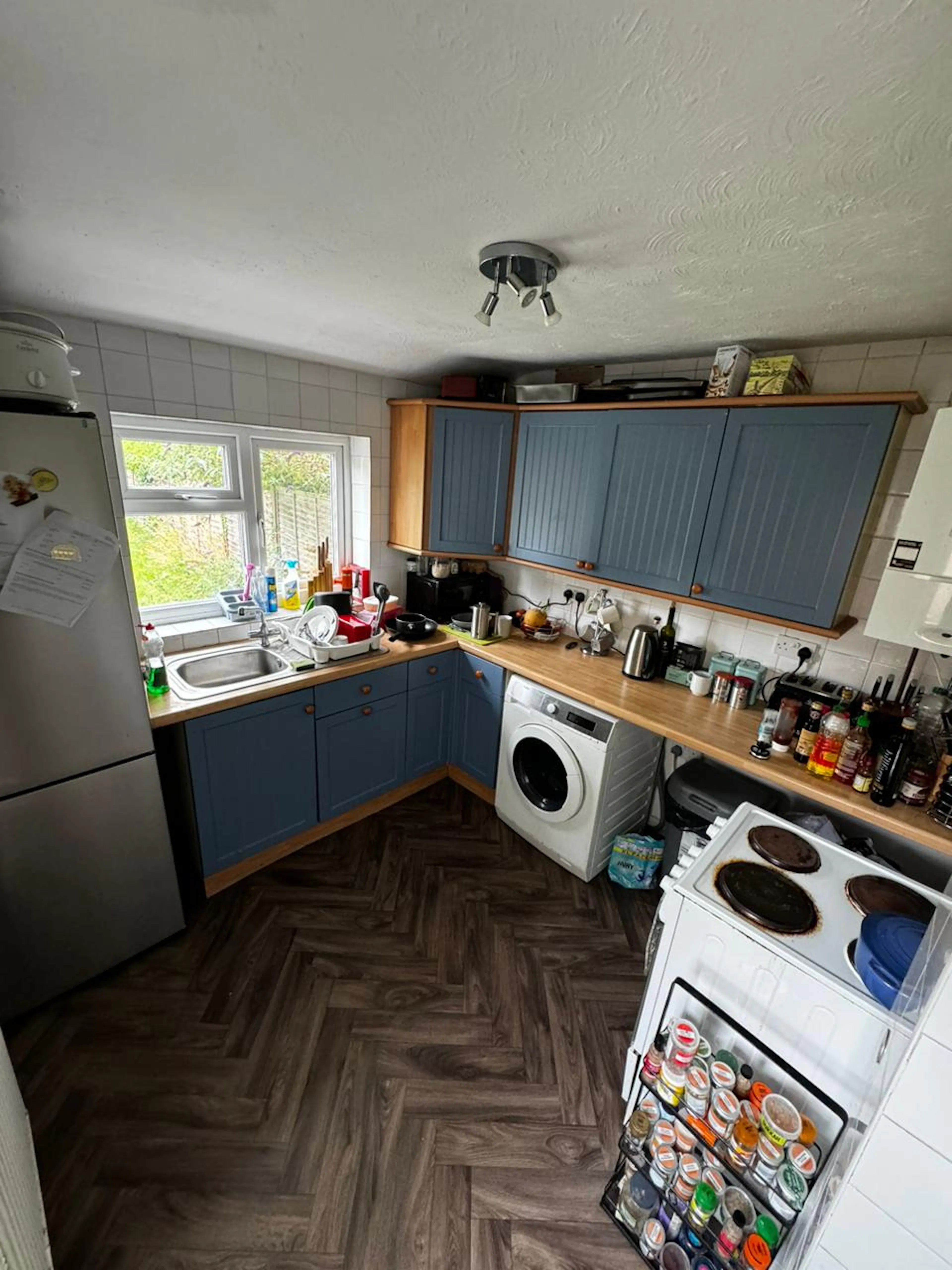 Three Bed Apartment KITCHEN 3