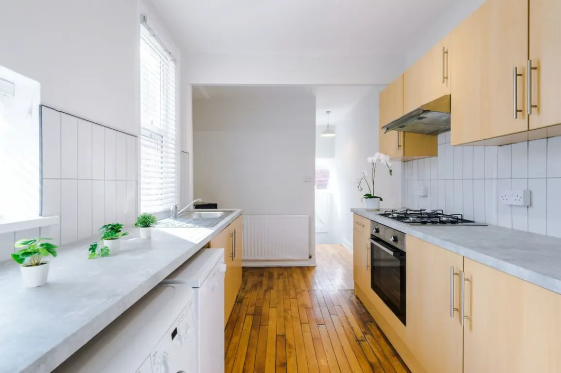 3 Bedroom Apartment KITCHEN 4