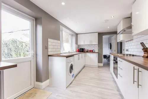 5 Bedroom Apartment KITCHEN 4