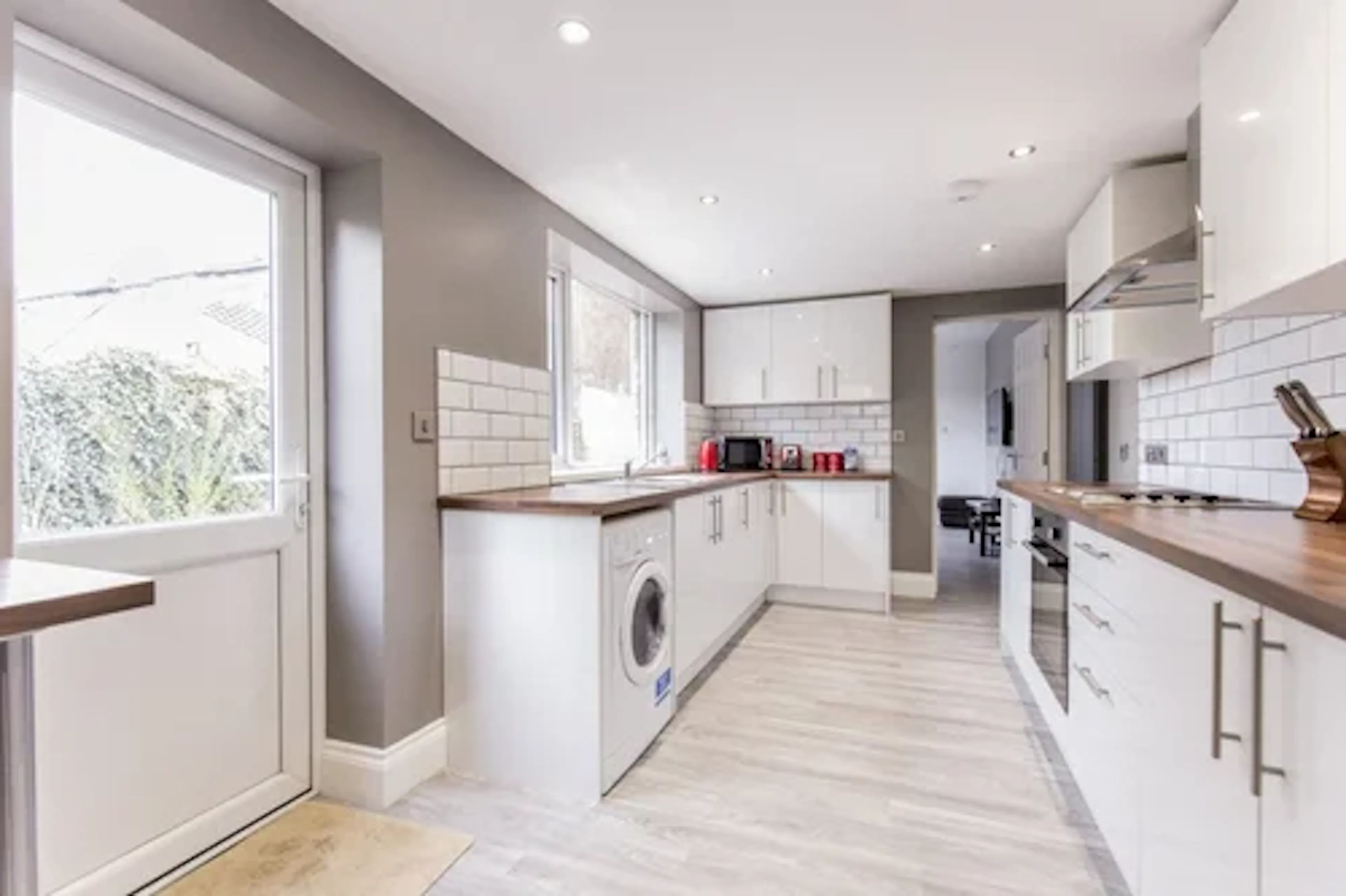 5 Bedroom Apartment KITCHEN 4