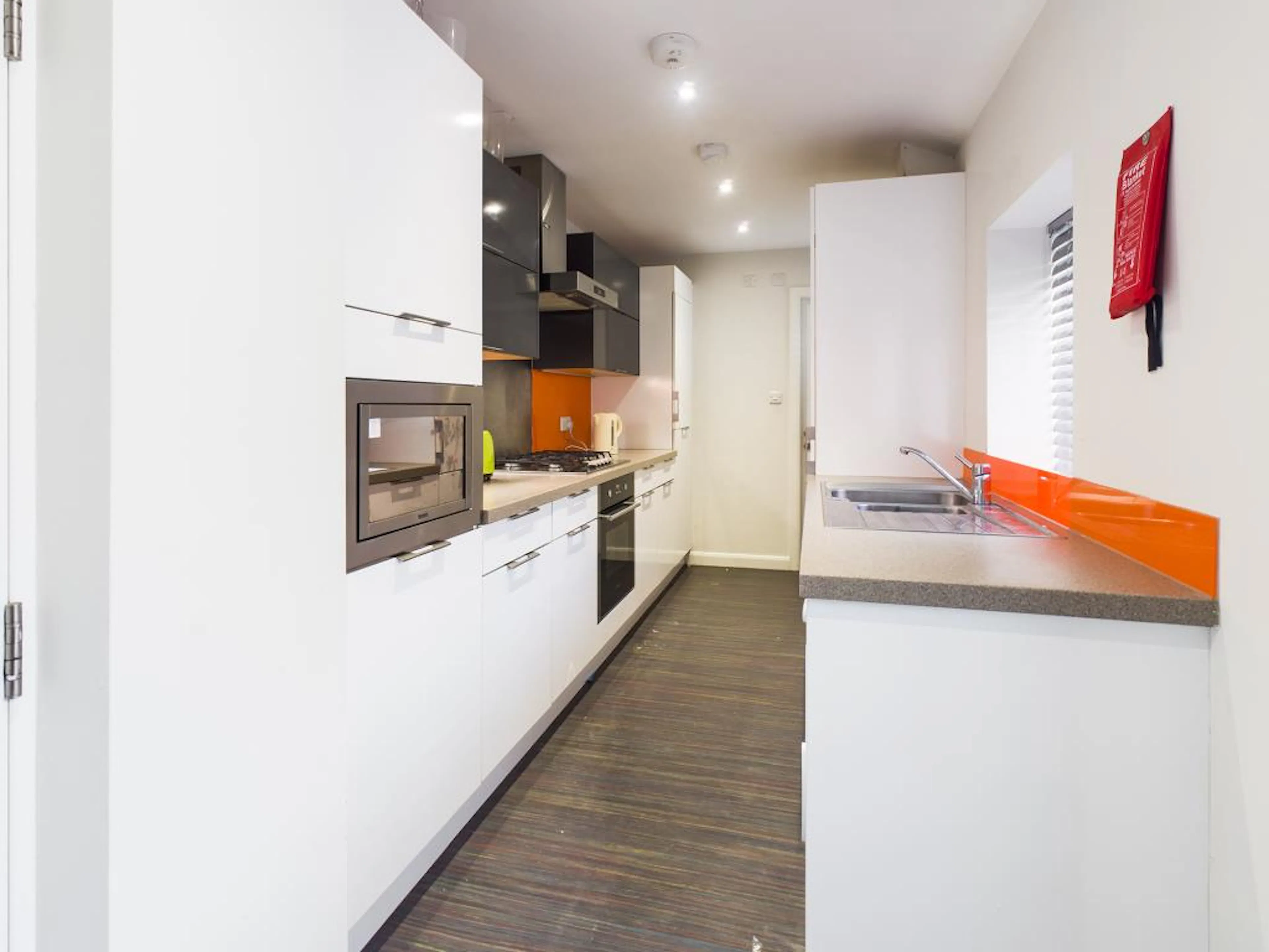 4 Bed Apartment KITCHEN 1