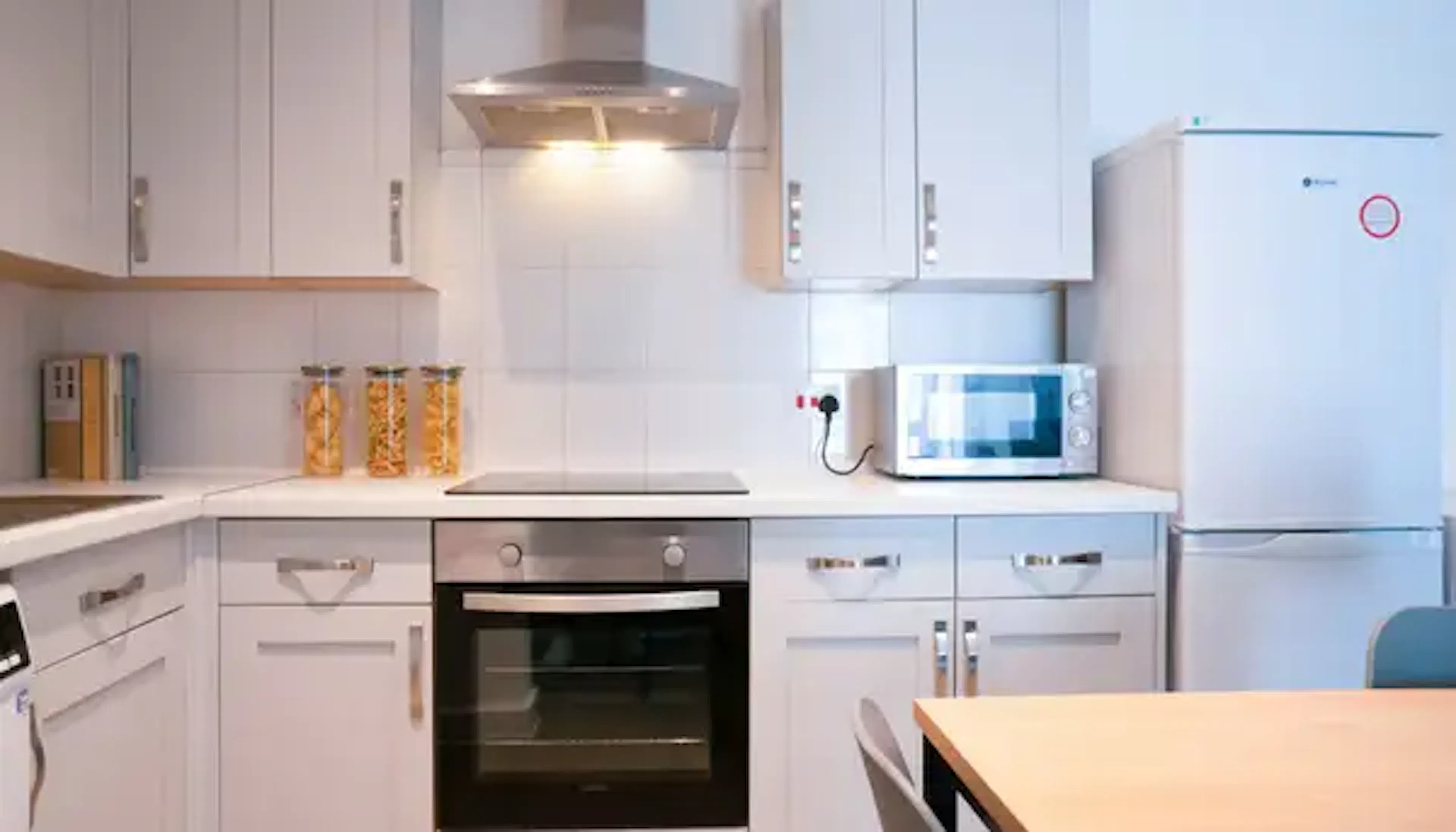 8 Bed House KITCHEN 2