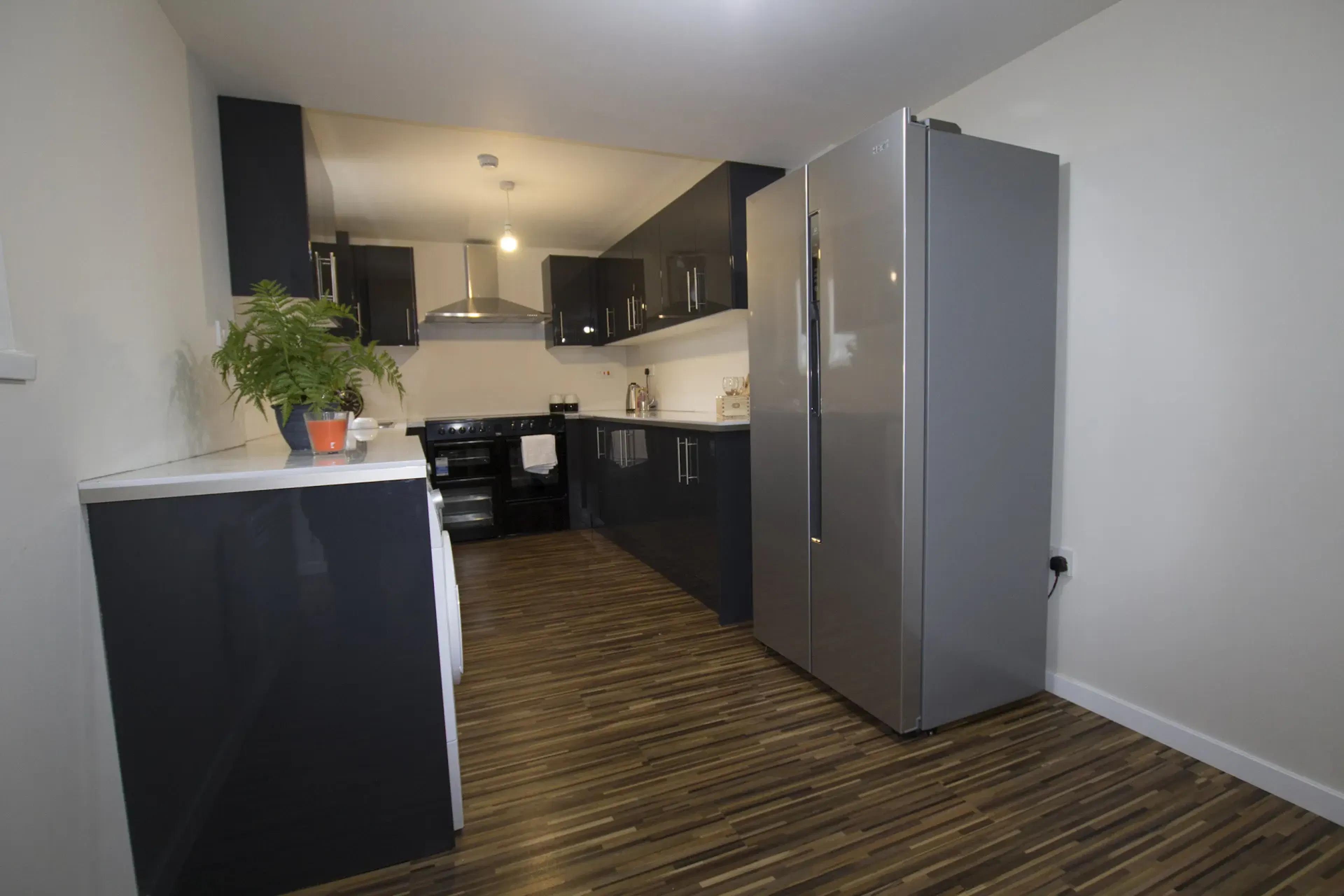 6 Bed Apartment KITCHEN 4