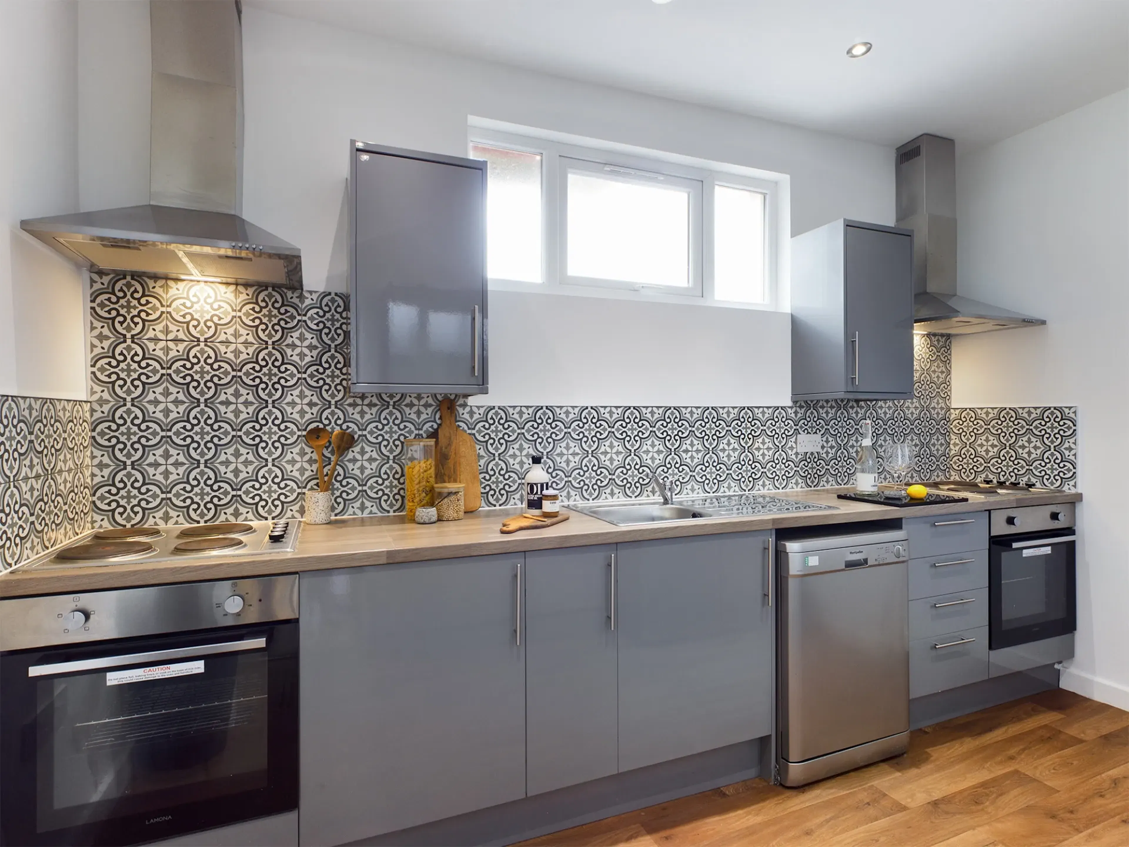 5 Bed Apartment KITCHEN 4