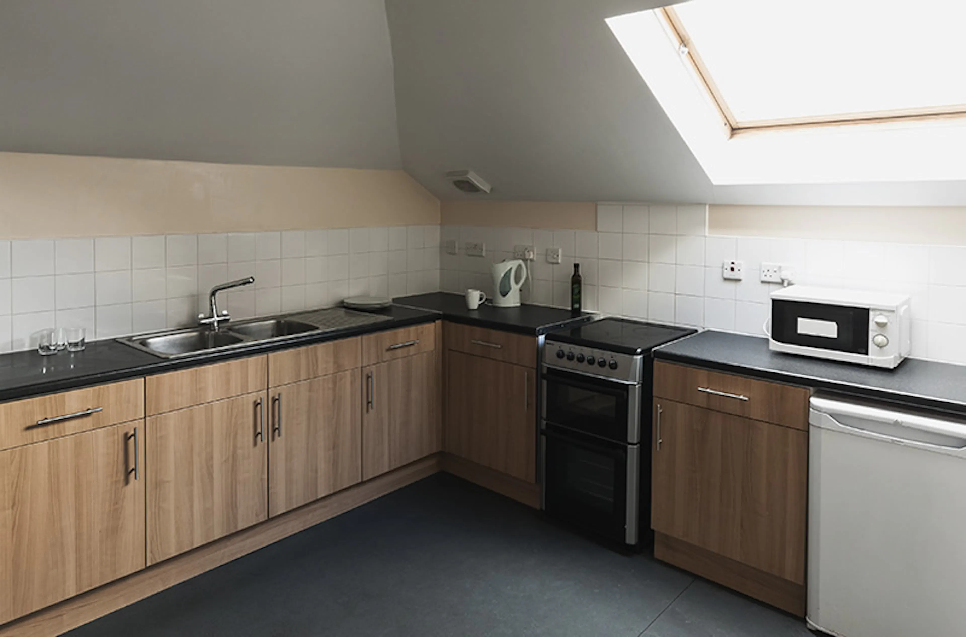 Cluster Ensuite KITCHEN 1