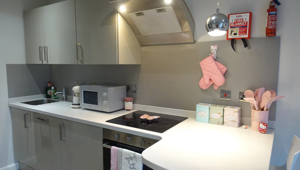Premium Studio KITCHEN 4