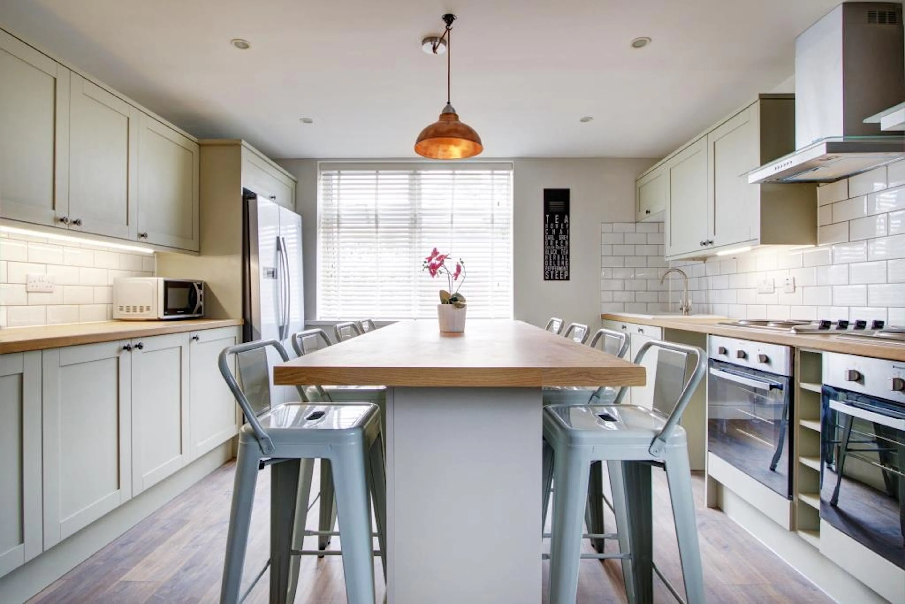 Five Bed Apartment KITCHEN 4