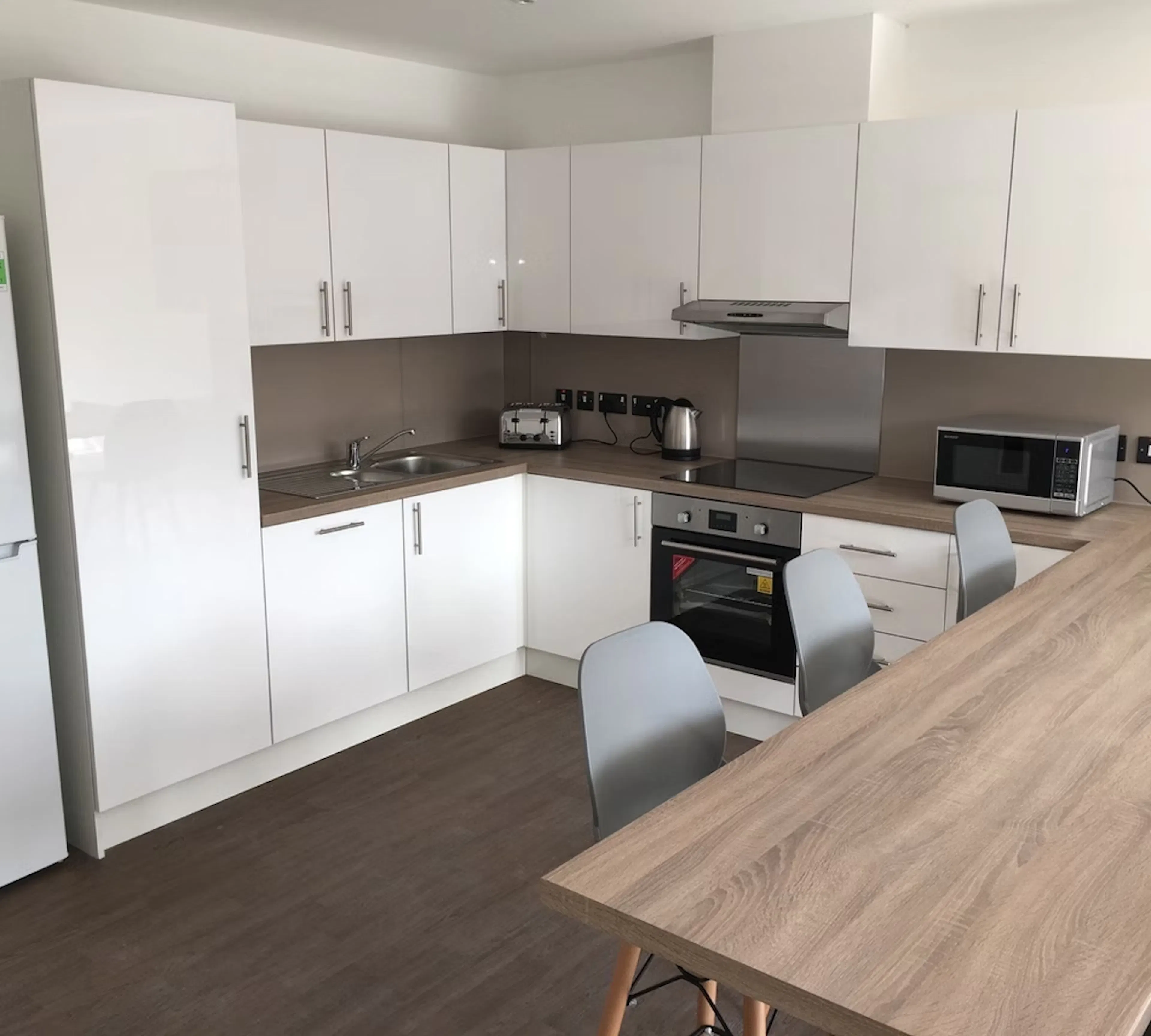 Ensuite Silver ROOM 3