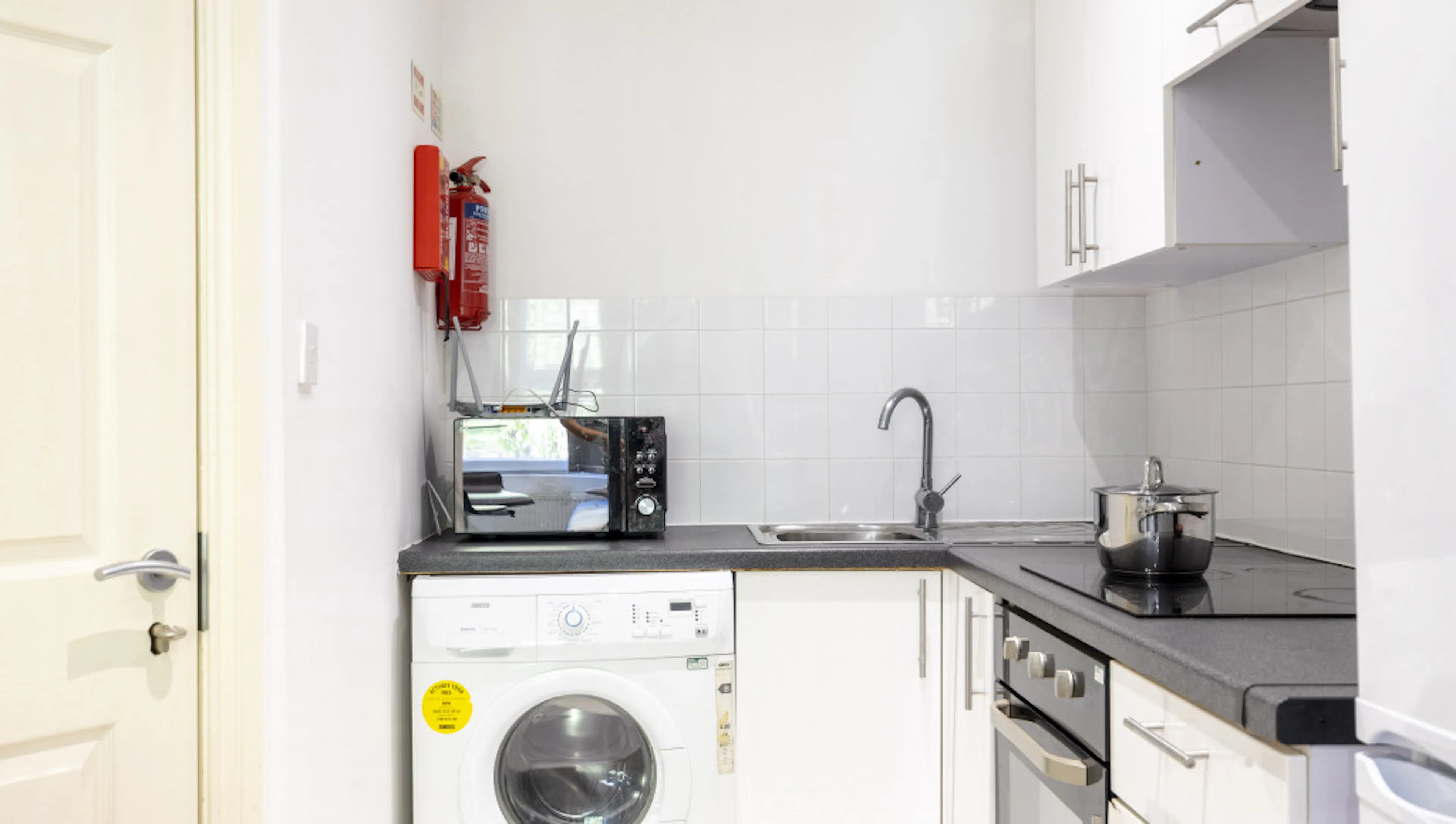 Standard Studio KITCHEN 2