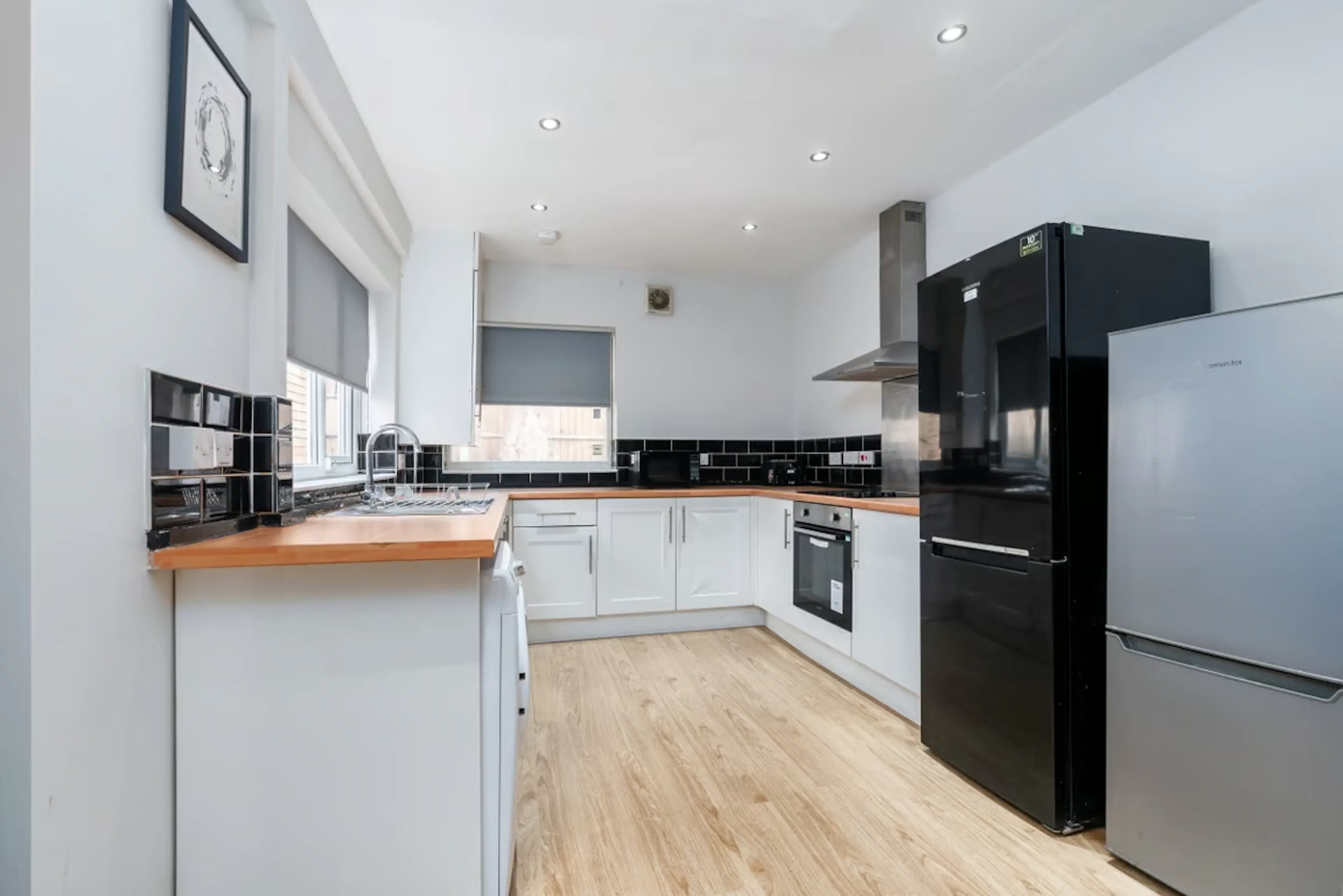 6 Bedroom Apartment KITCHEN 3