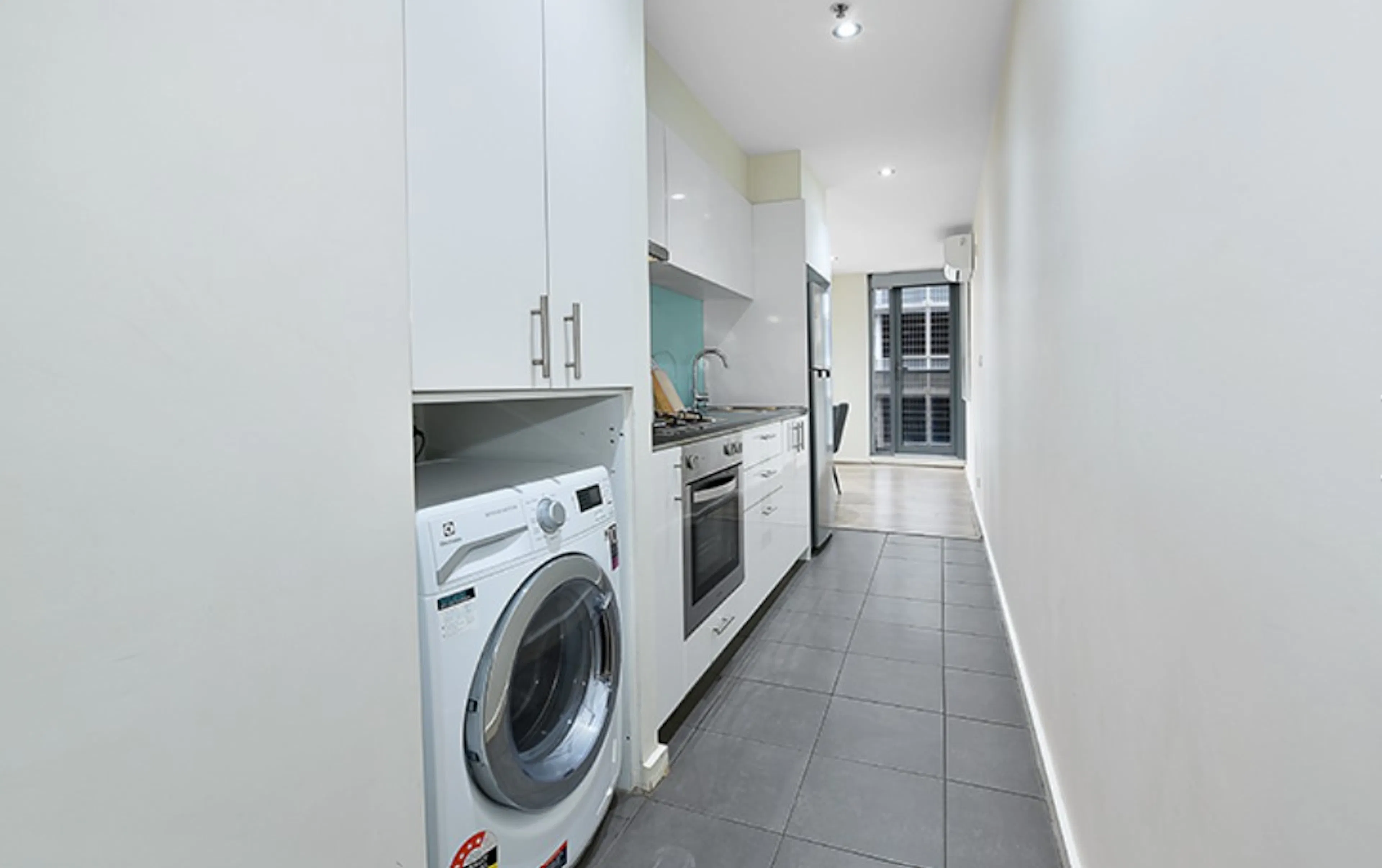 2 Bedroom apartment(1001) KITCHEN 3