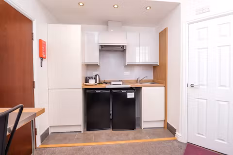 yarborough-road-ln1-lincoln-KITCHEN