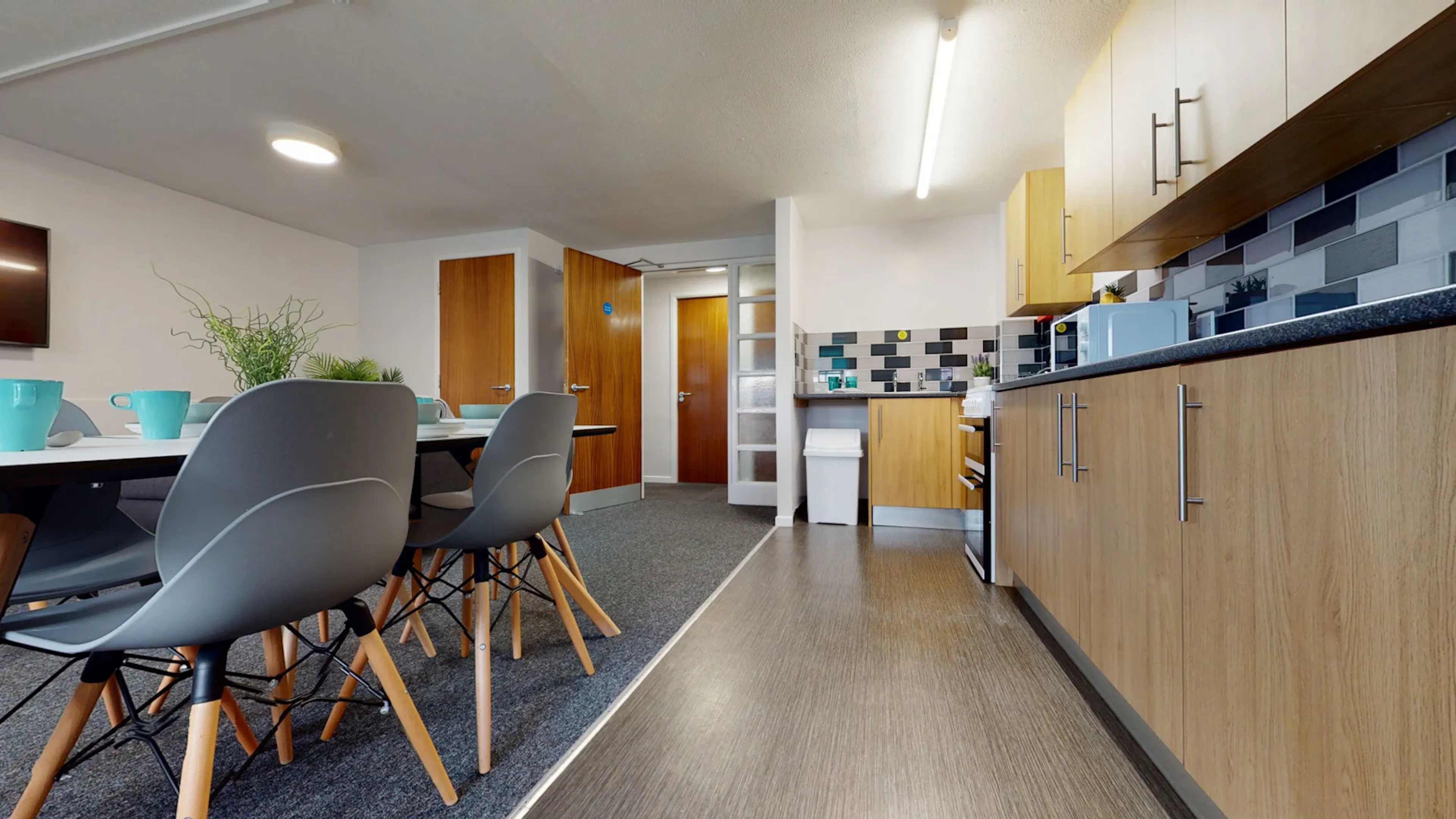 Classic 5 Bed KITCHEN 3