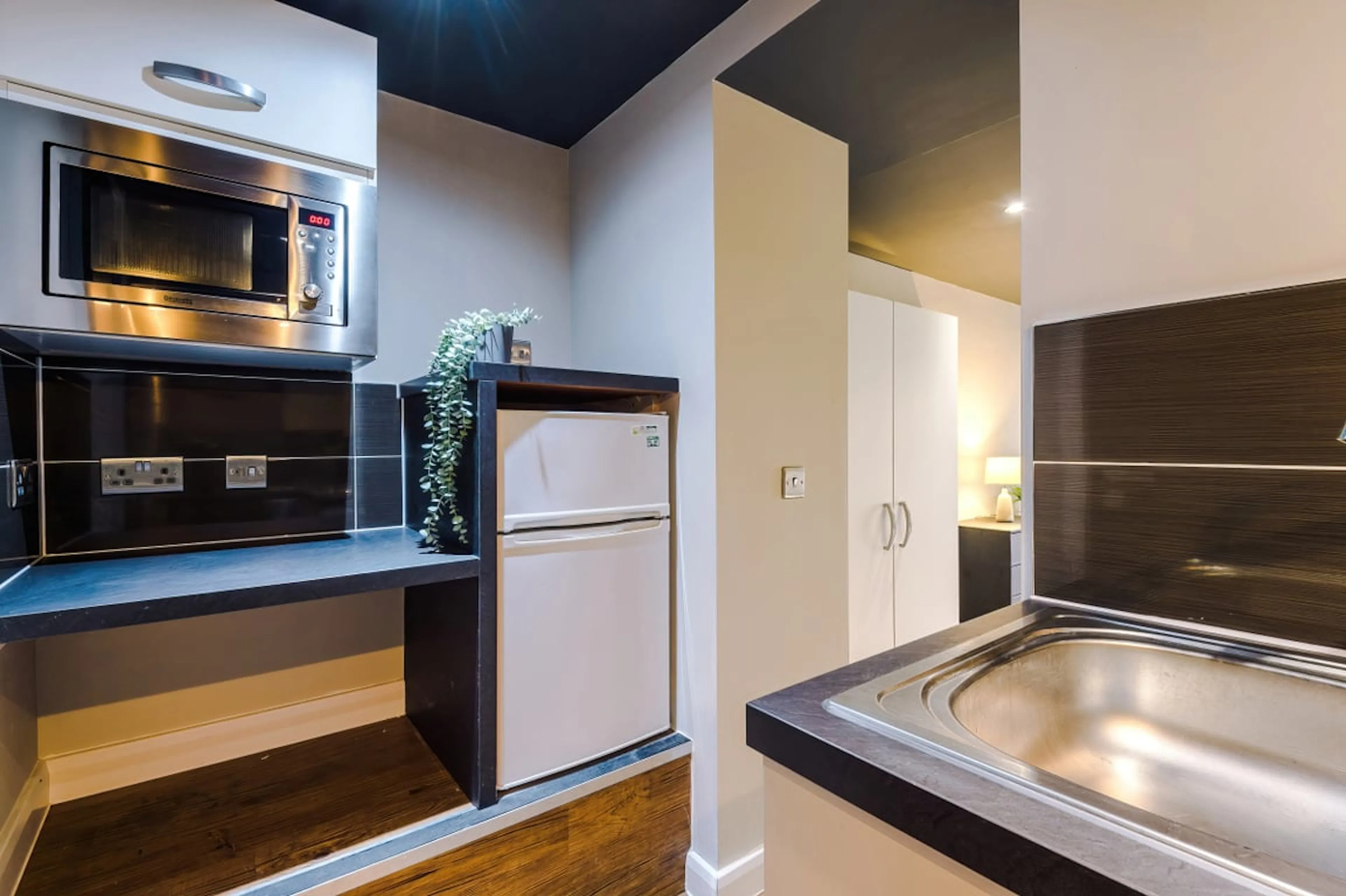 1 Bed Apartment KITCHEN 3