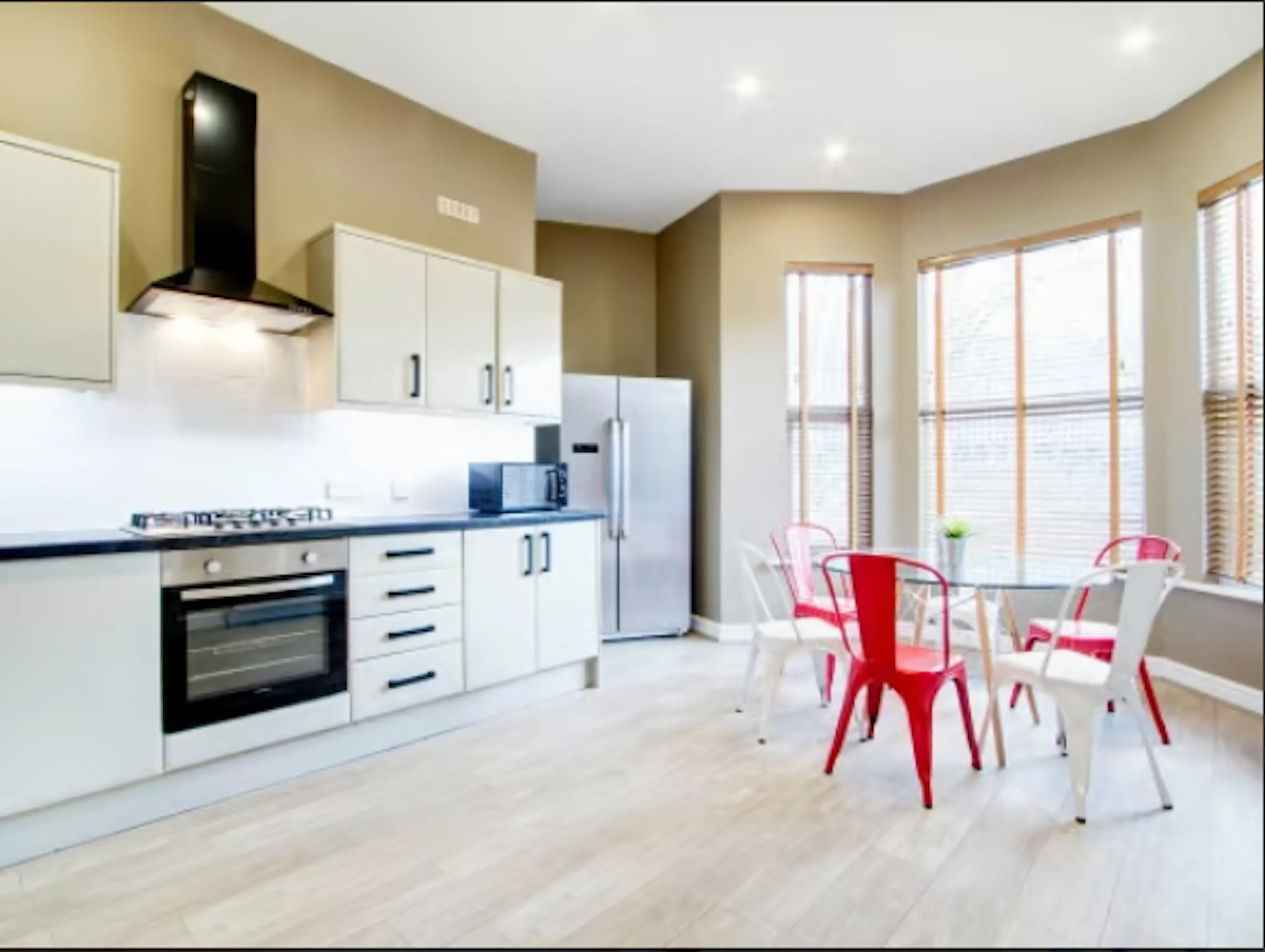Six Bedroom Apartment KITCHEN 4