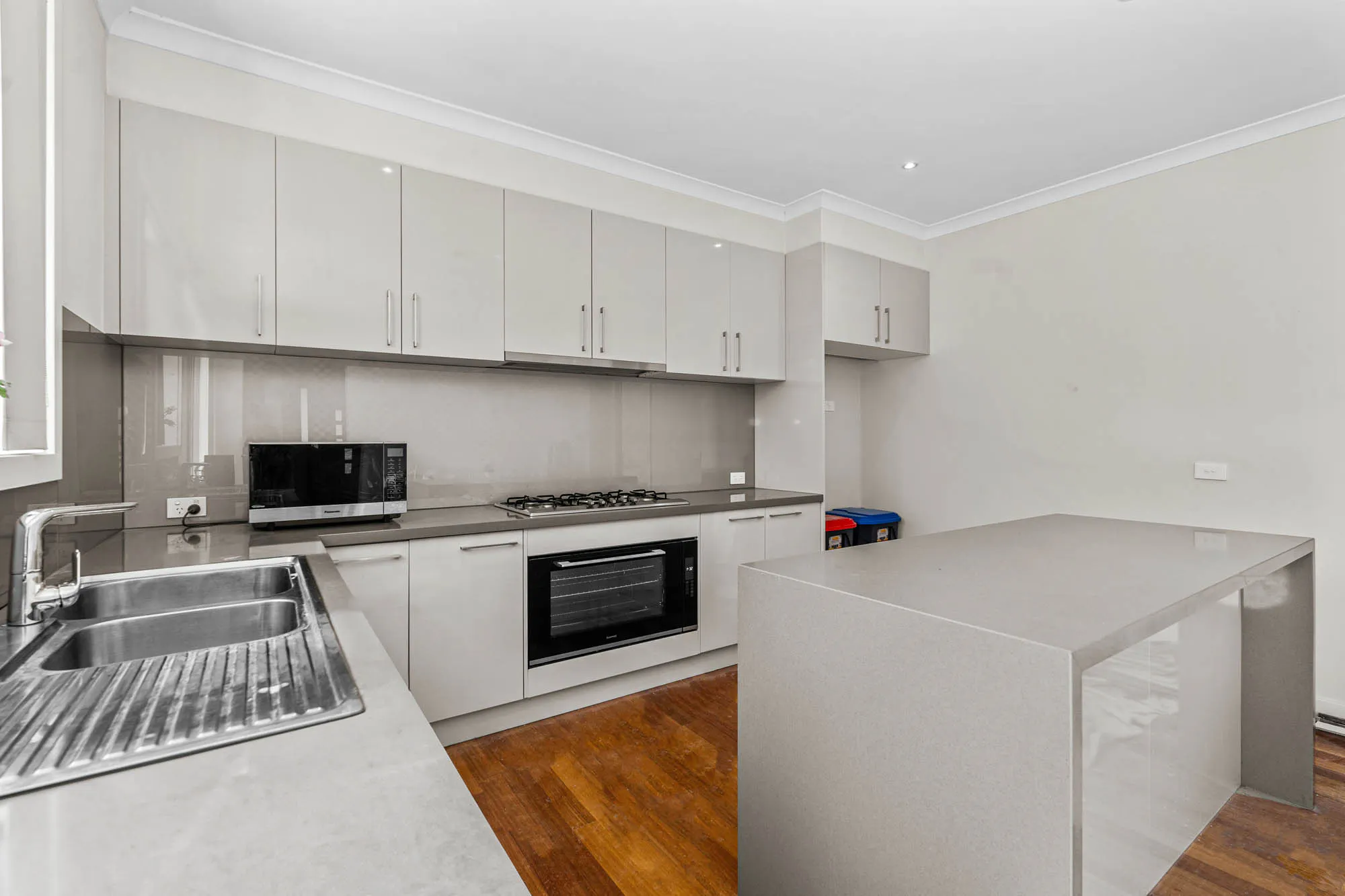Single Room KITCHEN 3