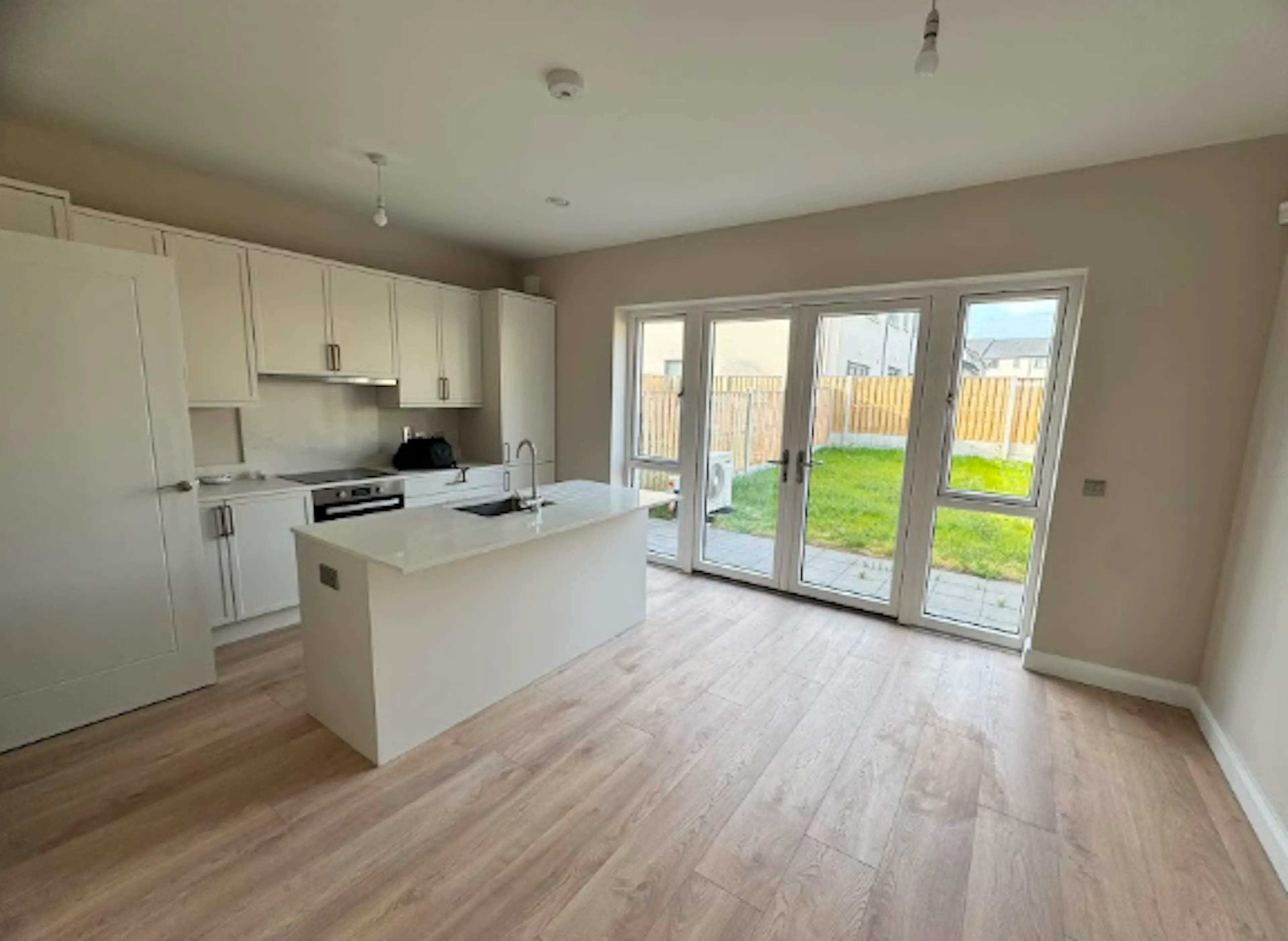 Ensuite Double KITCHEN 4