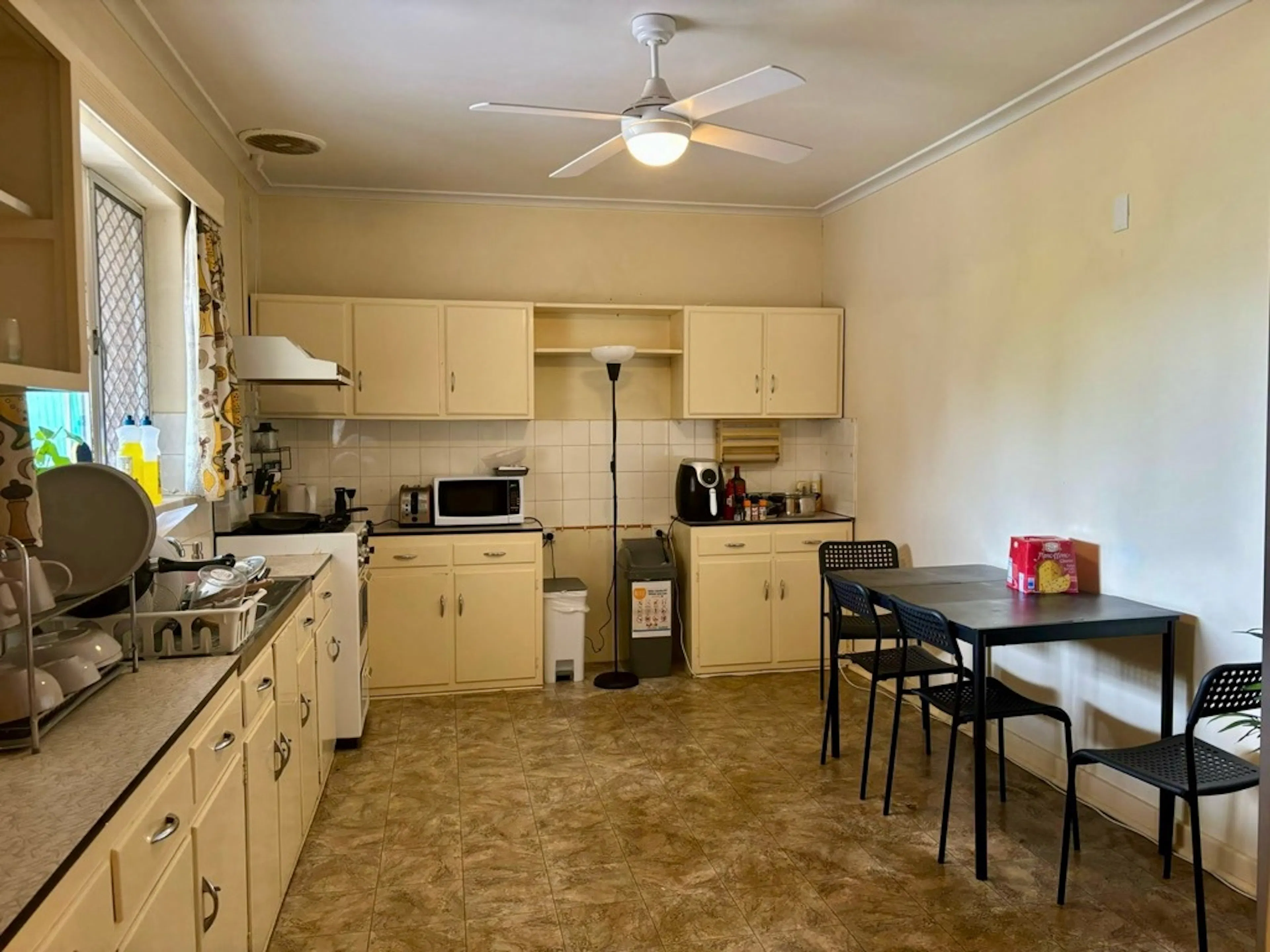 Room 2 KITCHEN 2