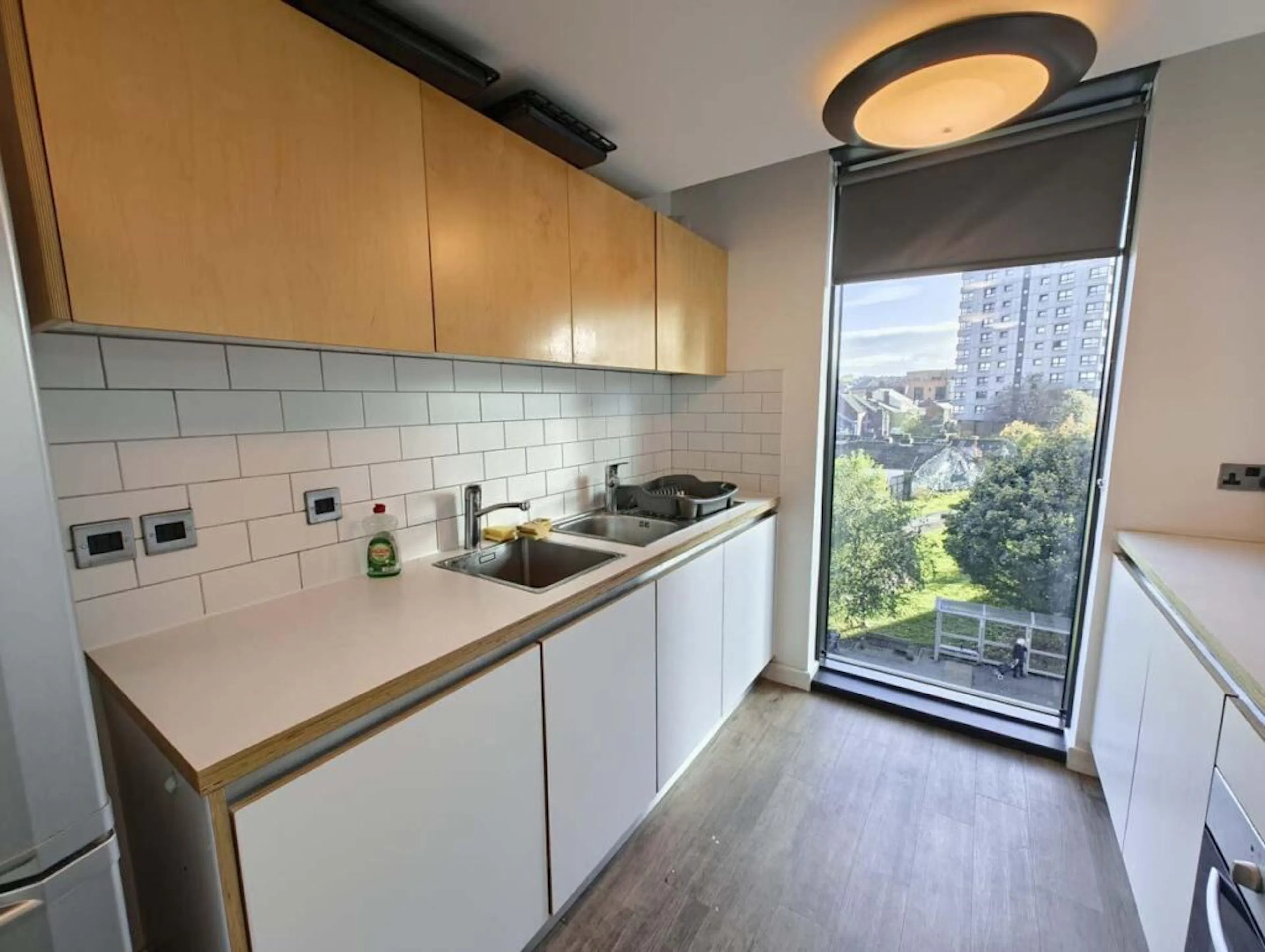 Silver Ensuite KITCHEN 1