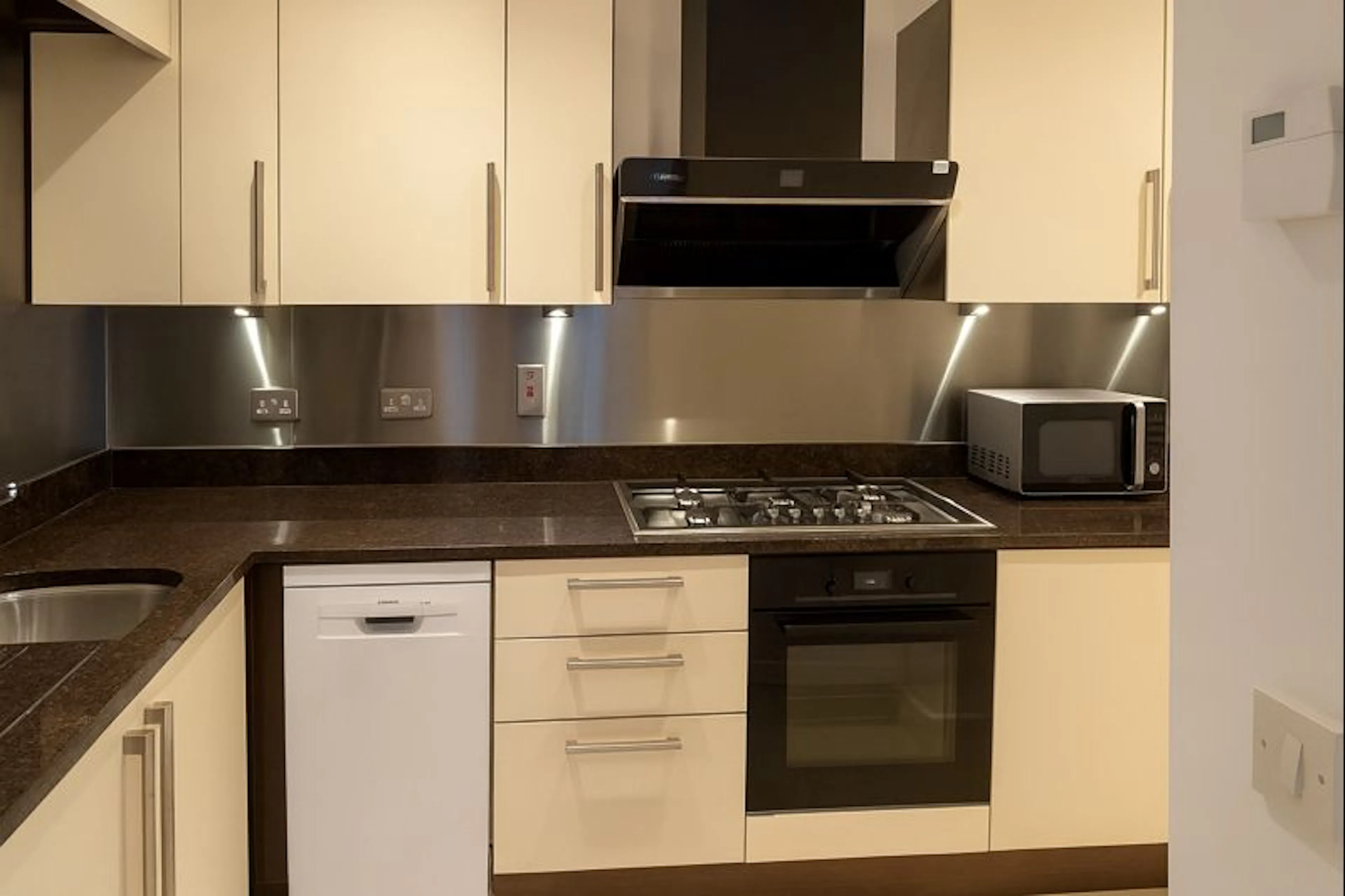 Double KITCHEN 1