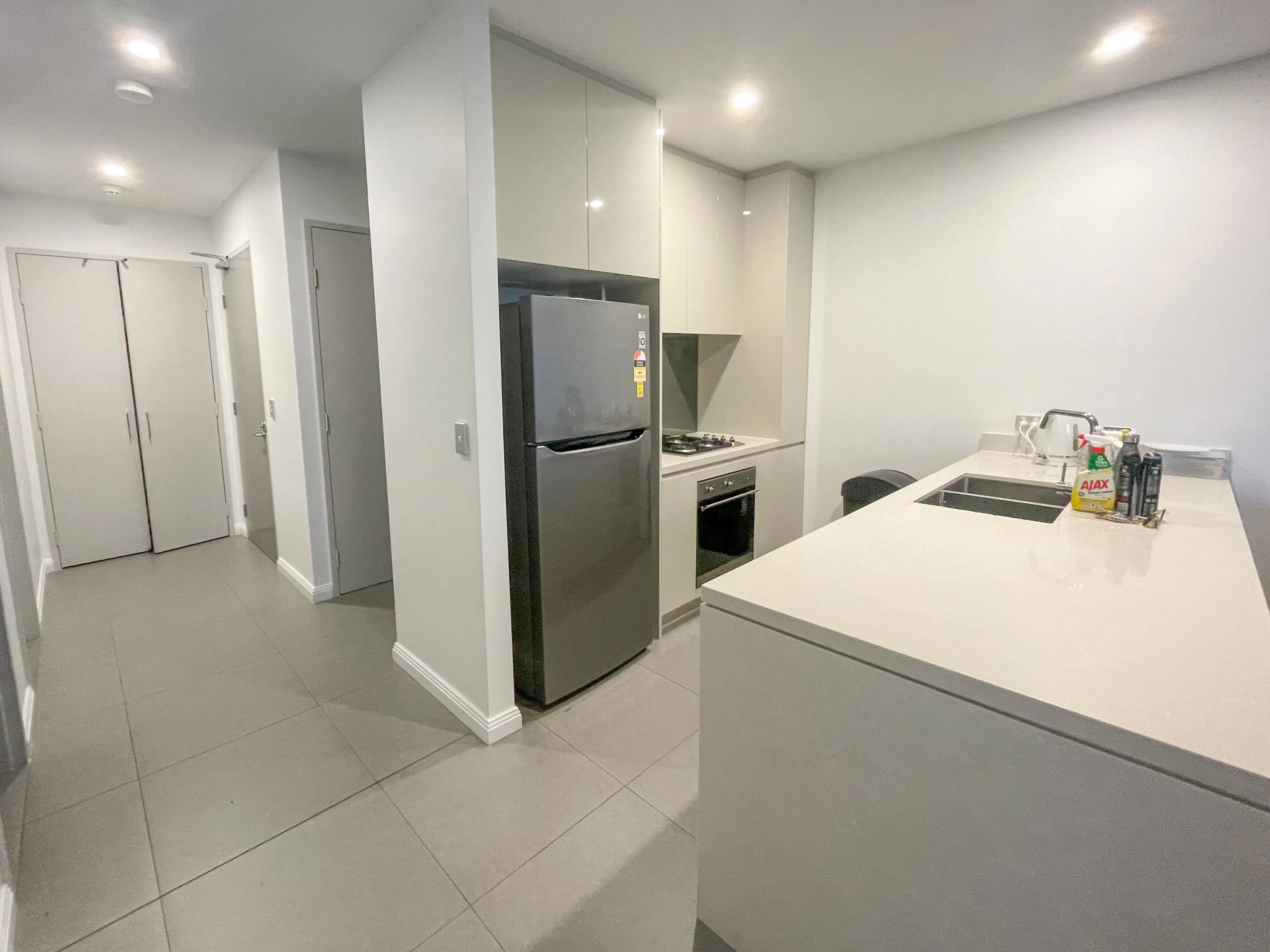 Master Ensuite KITCHEN 3