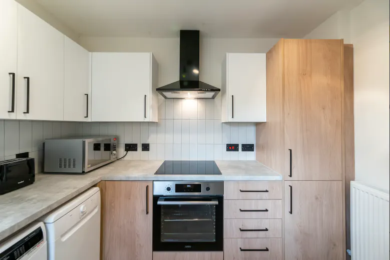 7 Bedroom Apartment KITCHEN
