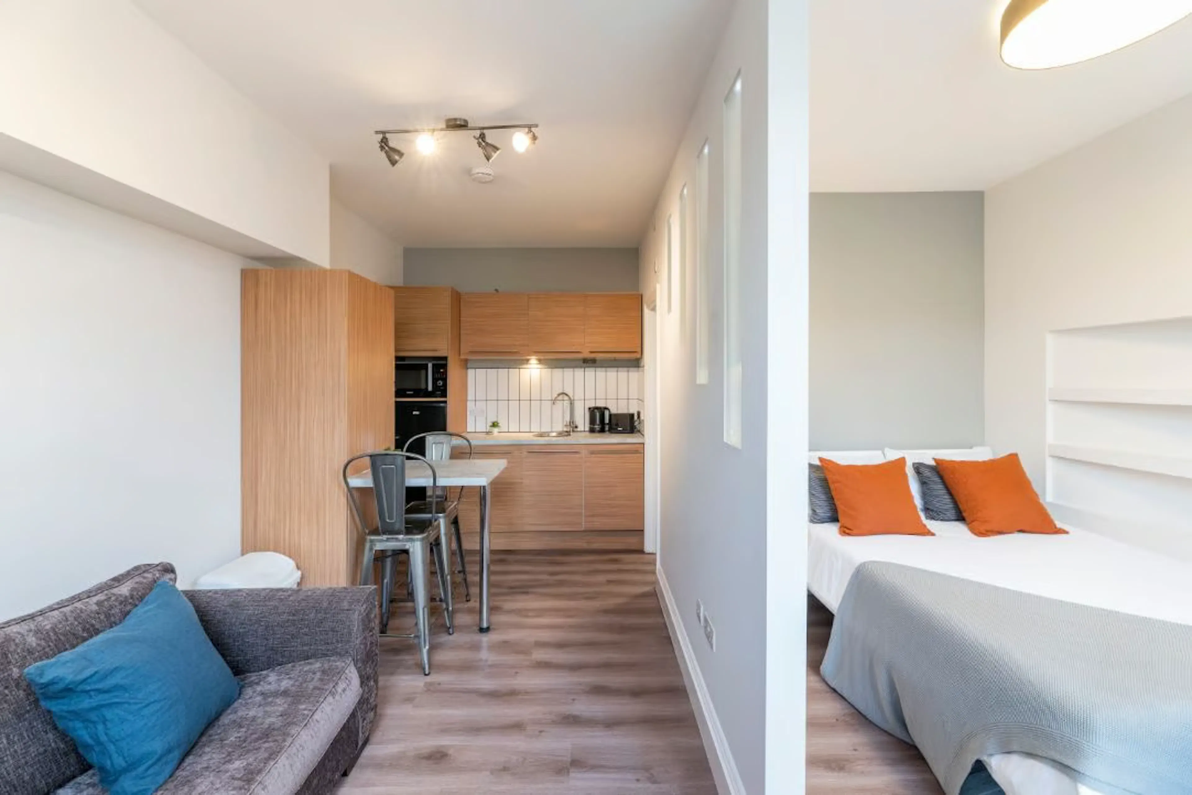 ROOM ROOM 1