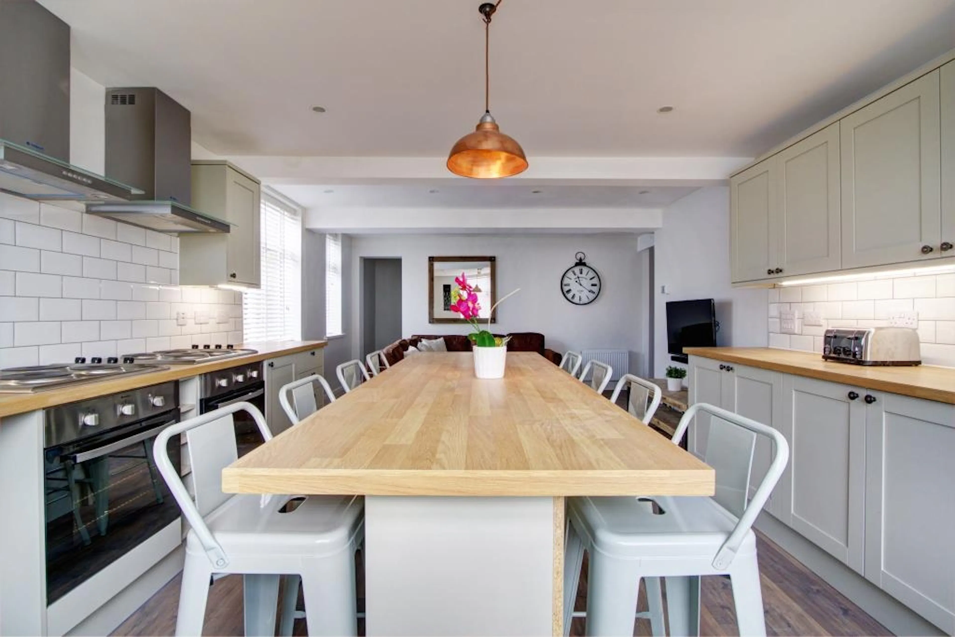 Five Bed Apartment KITCHEN 3