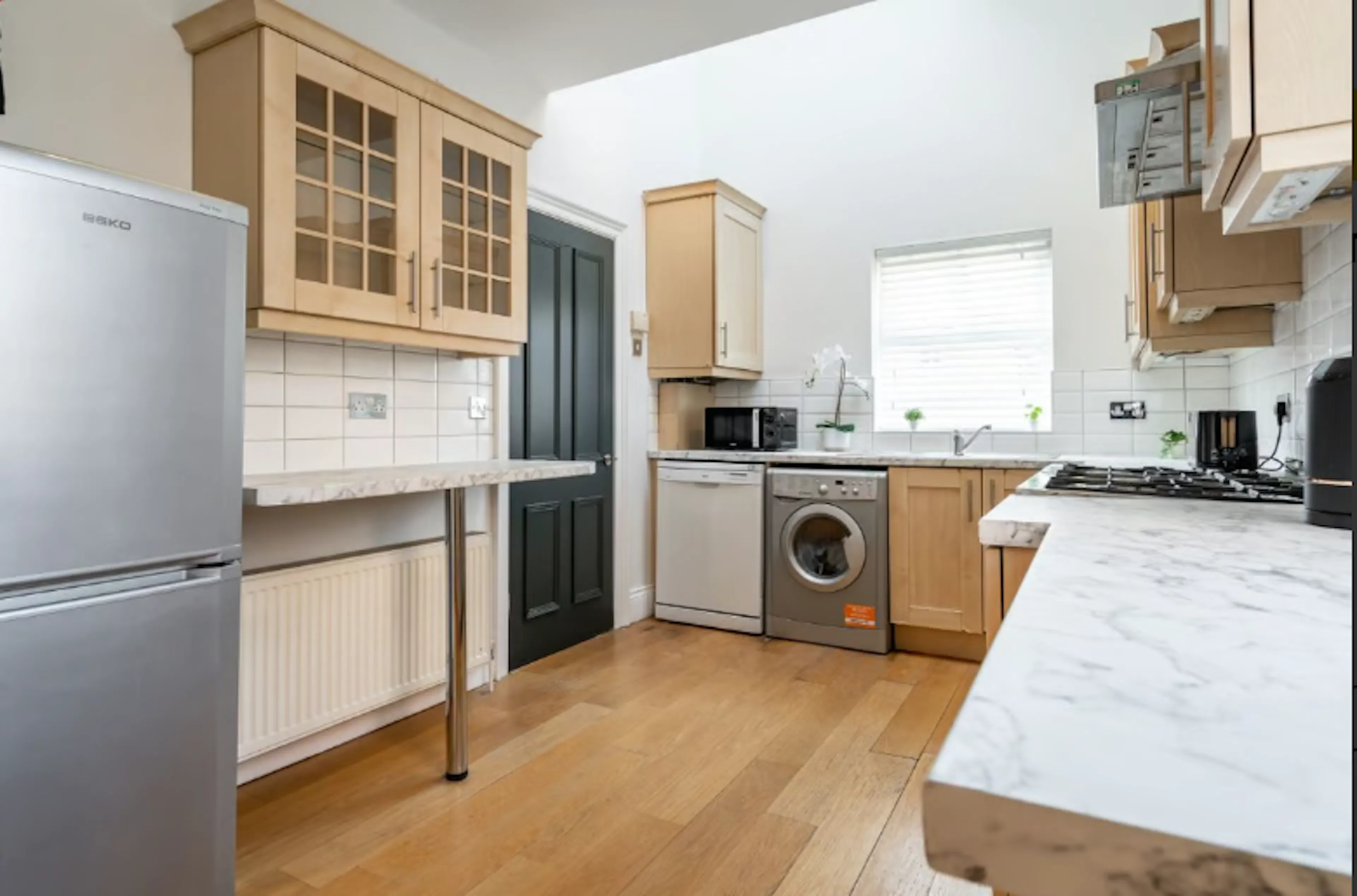 2 Bedroom Flat KITCHEN 1