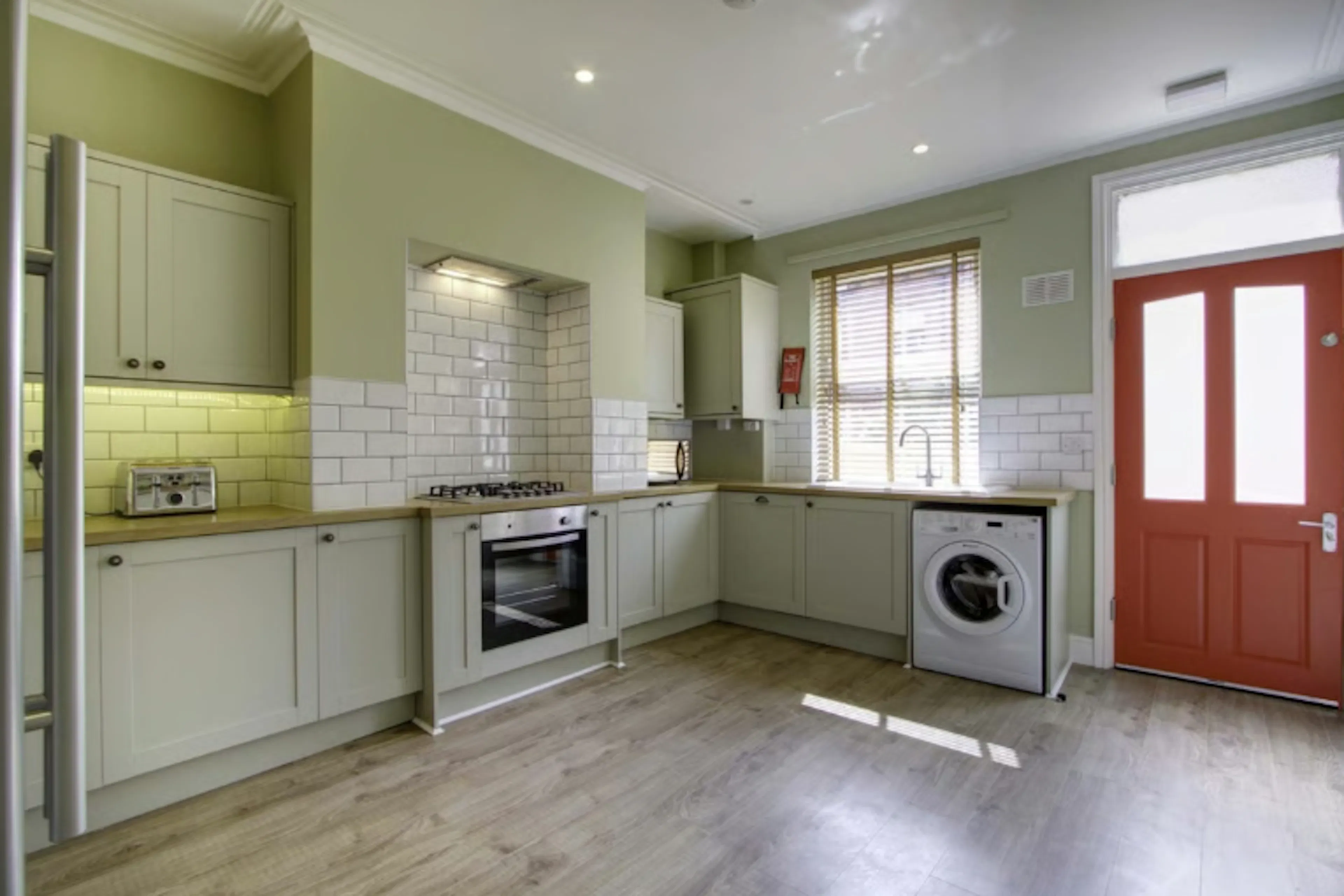 6 Bedroom Apartment KITCHEN 2