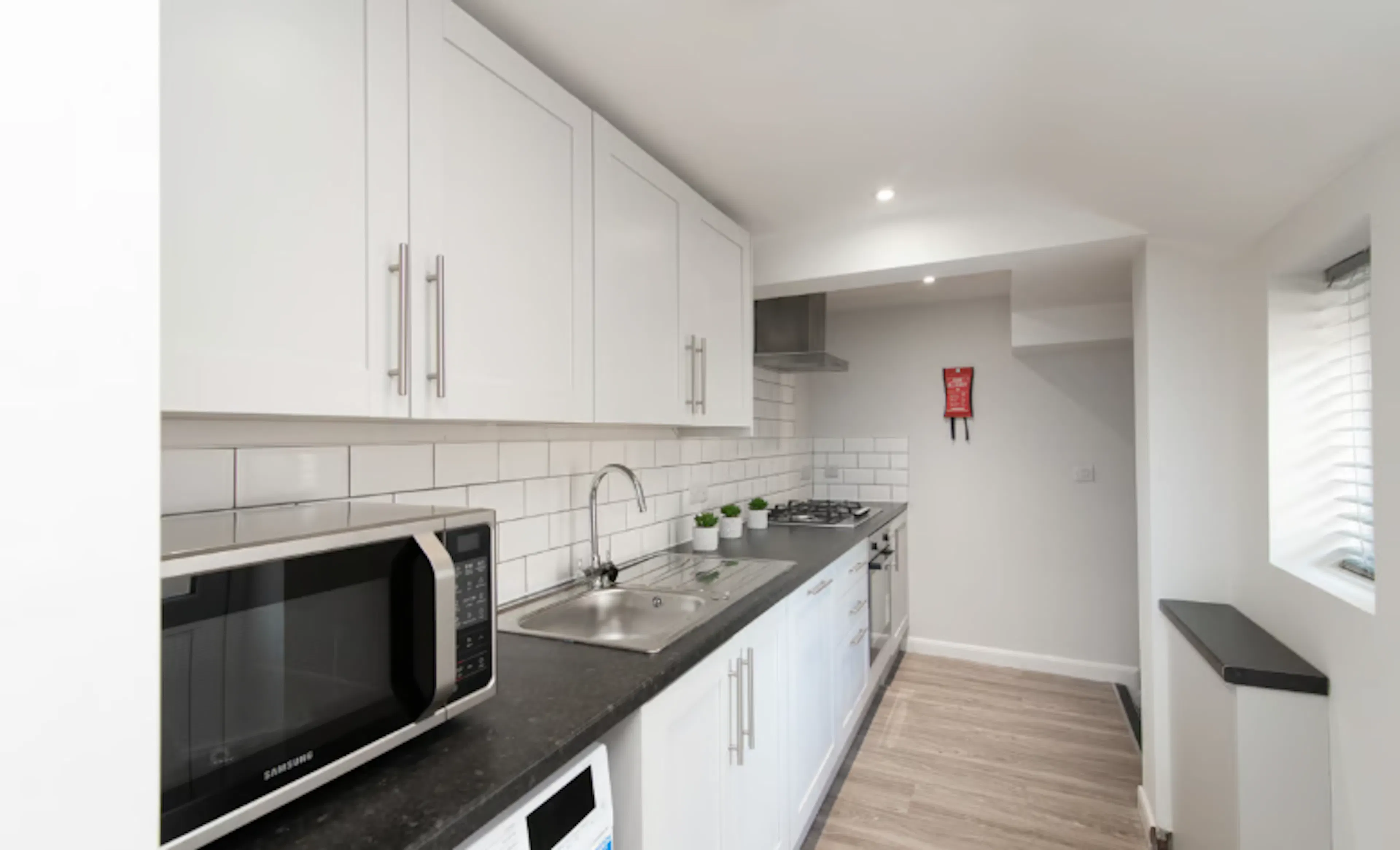 4 Bed Apartment KITCHEN 2