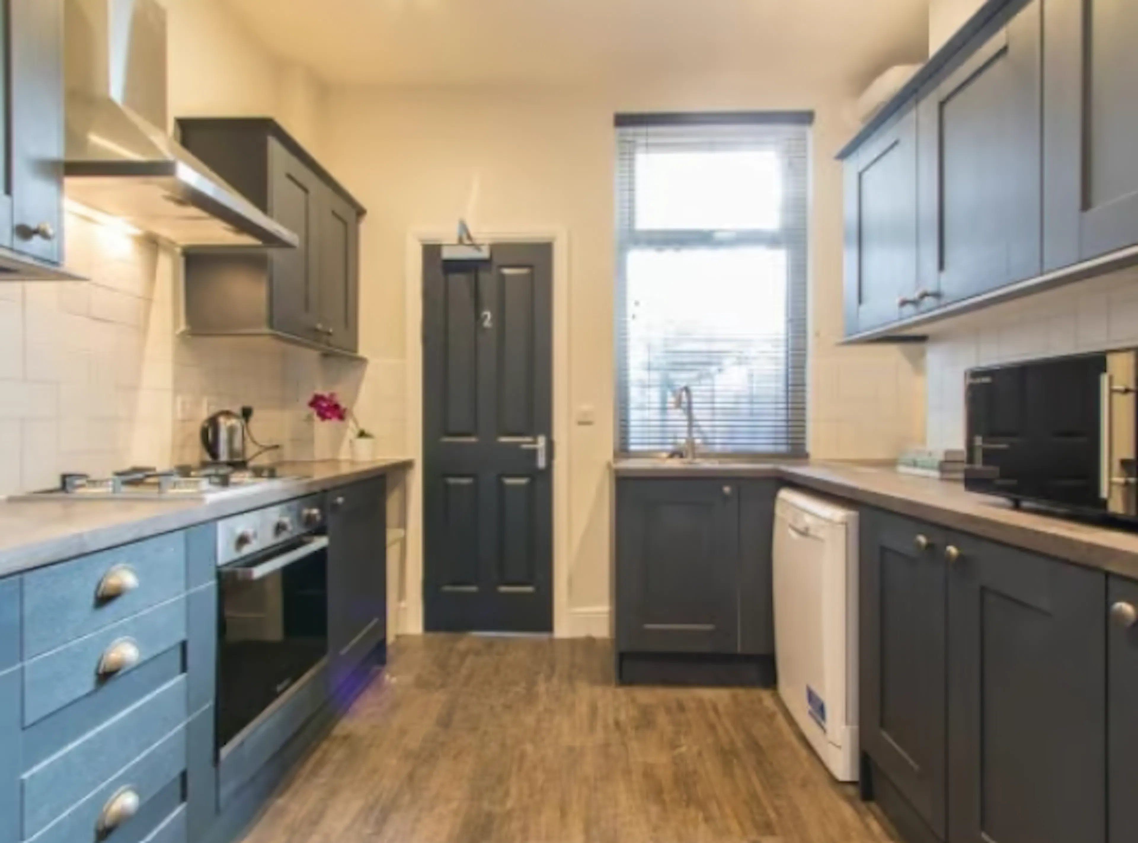 Six Bedroom Apartment KITCHEN 4