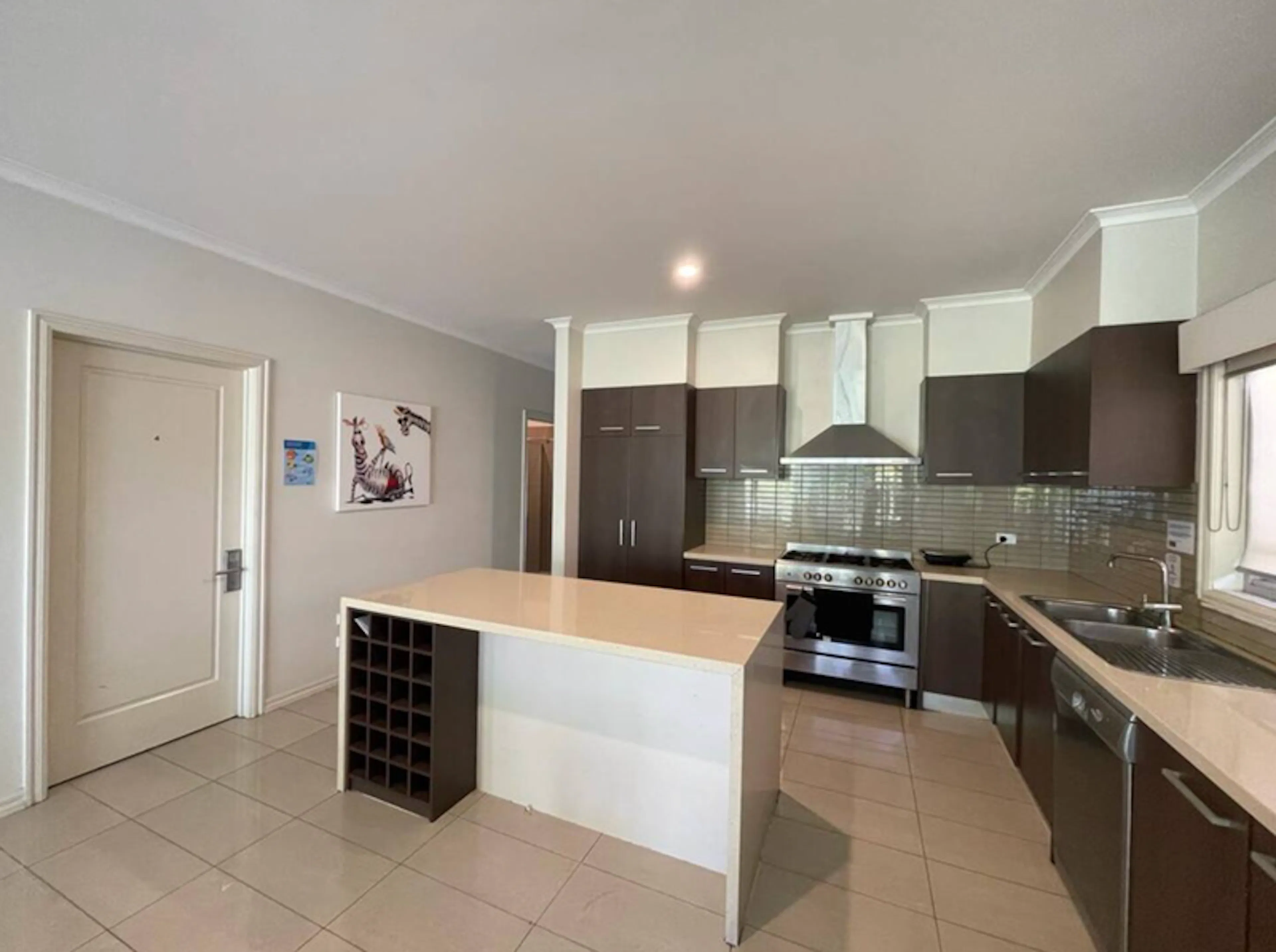 Room 7 KITCHEN 1
