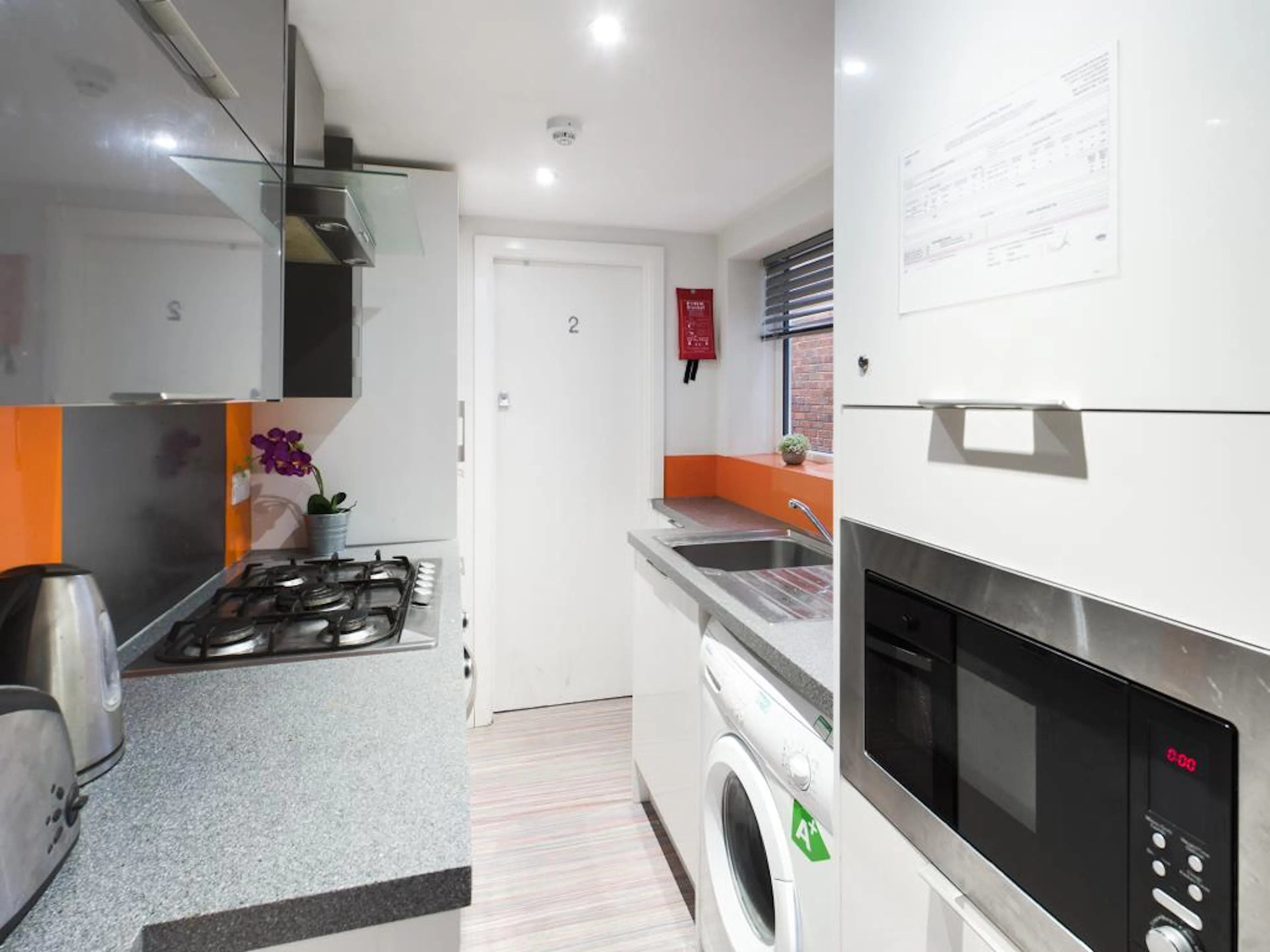 4 Bed Apartment KITCHEN 2