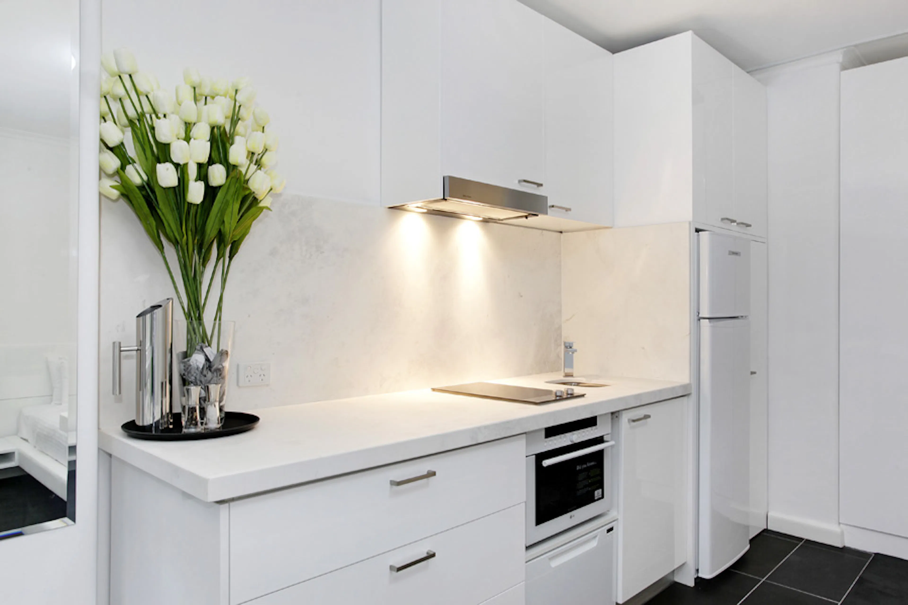 𝐒𝐭𝐮𝐝𝐢𝐨 𝐁𝐞𝐝𝐫𝐨𝐨𝐦 Apartment(02) KITCHEN 1