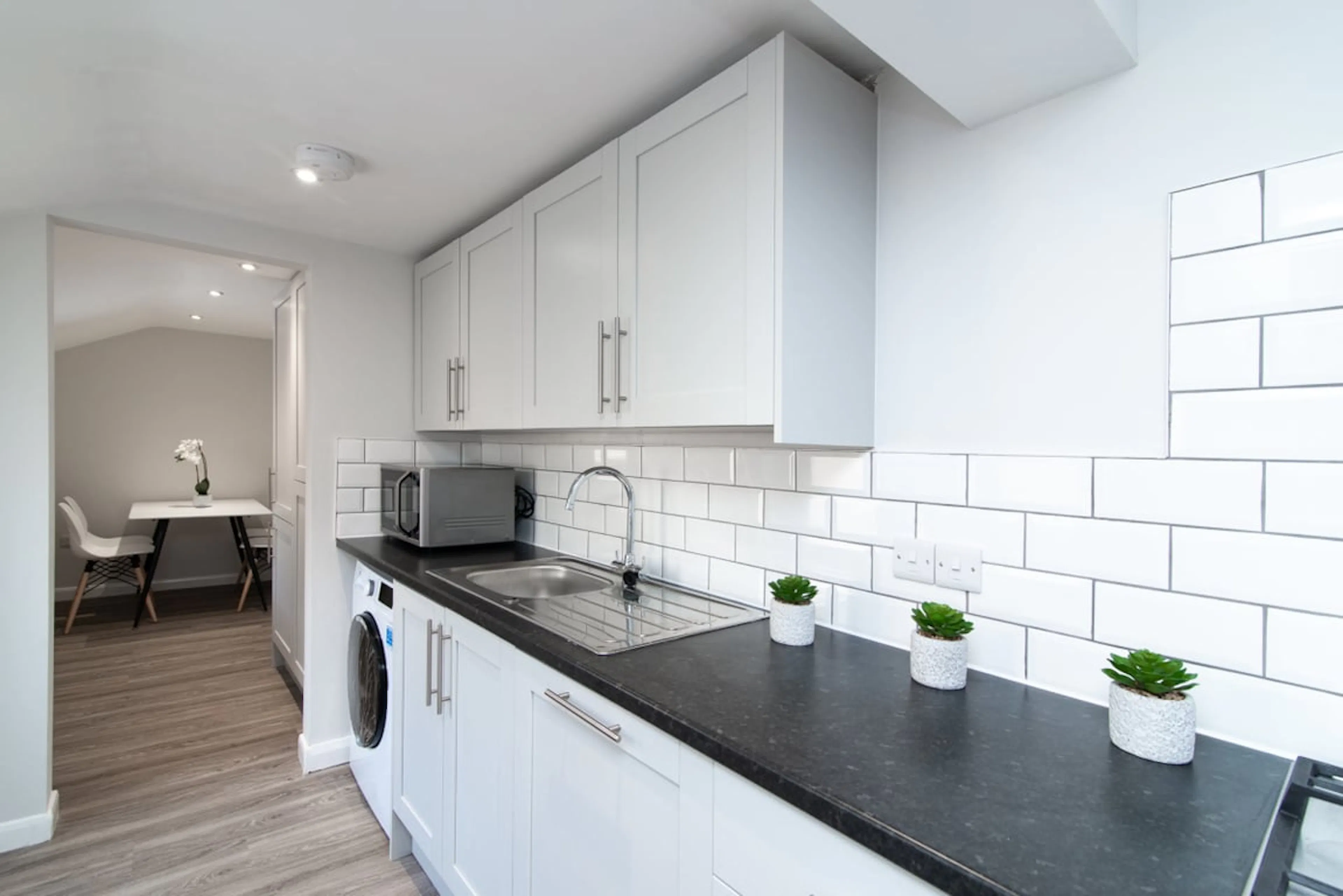 4 Bed Apartment KITCHEN 3