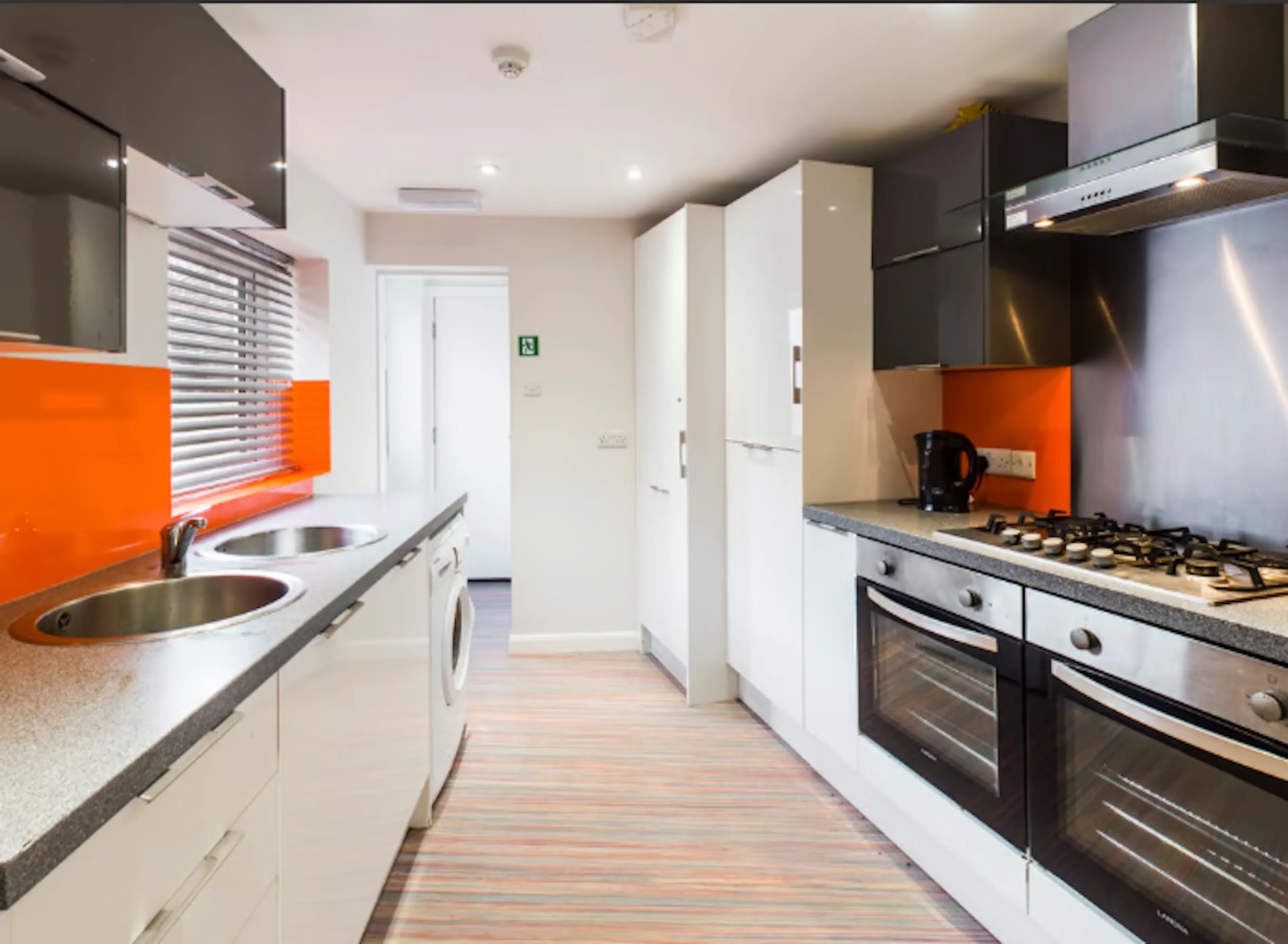 8 bedroom apartment KITCHEN 2
