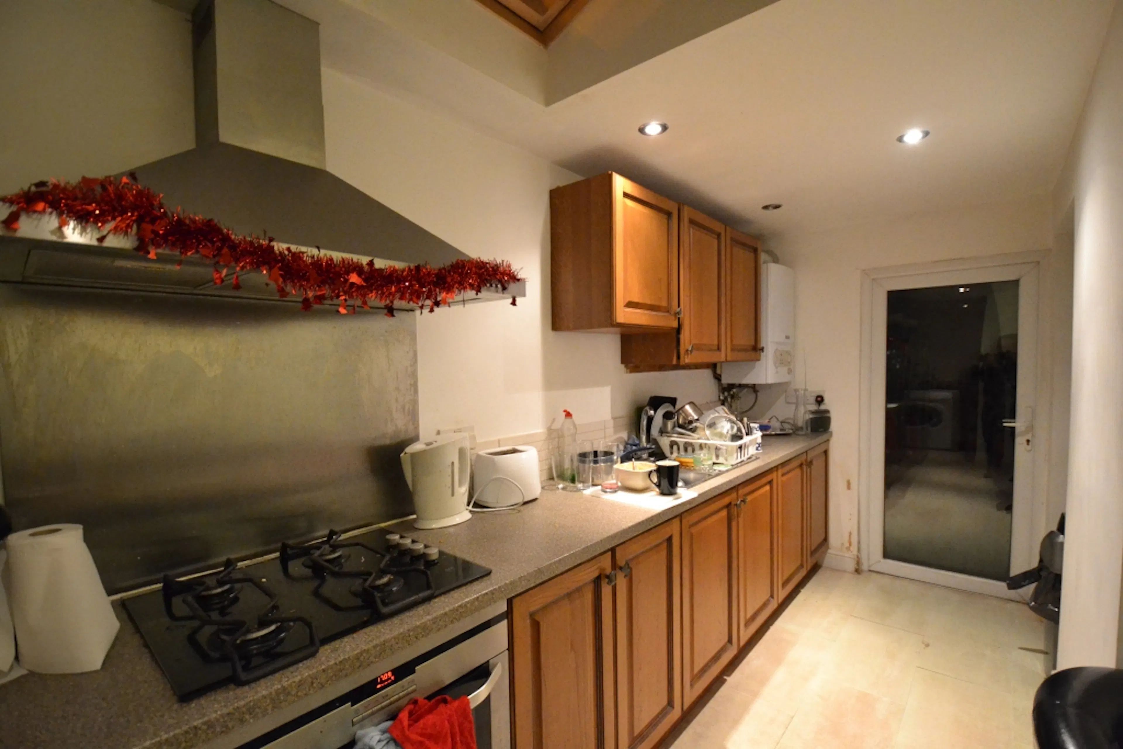 4 Bed Apartment KITCHEN 3