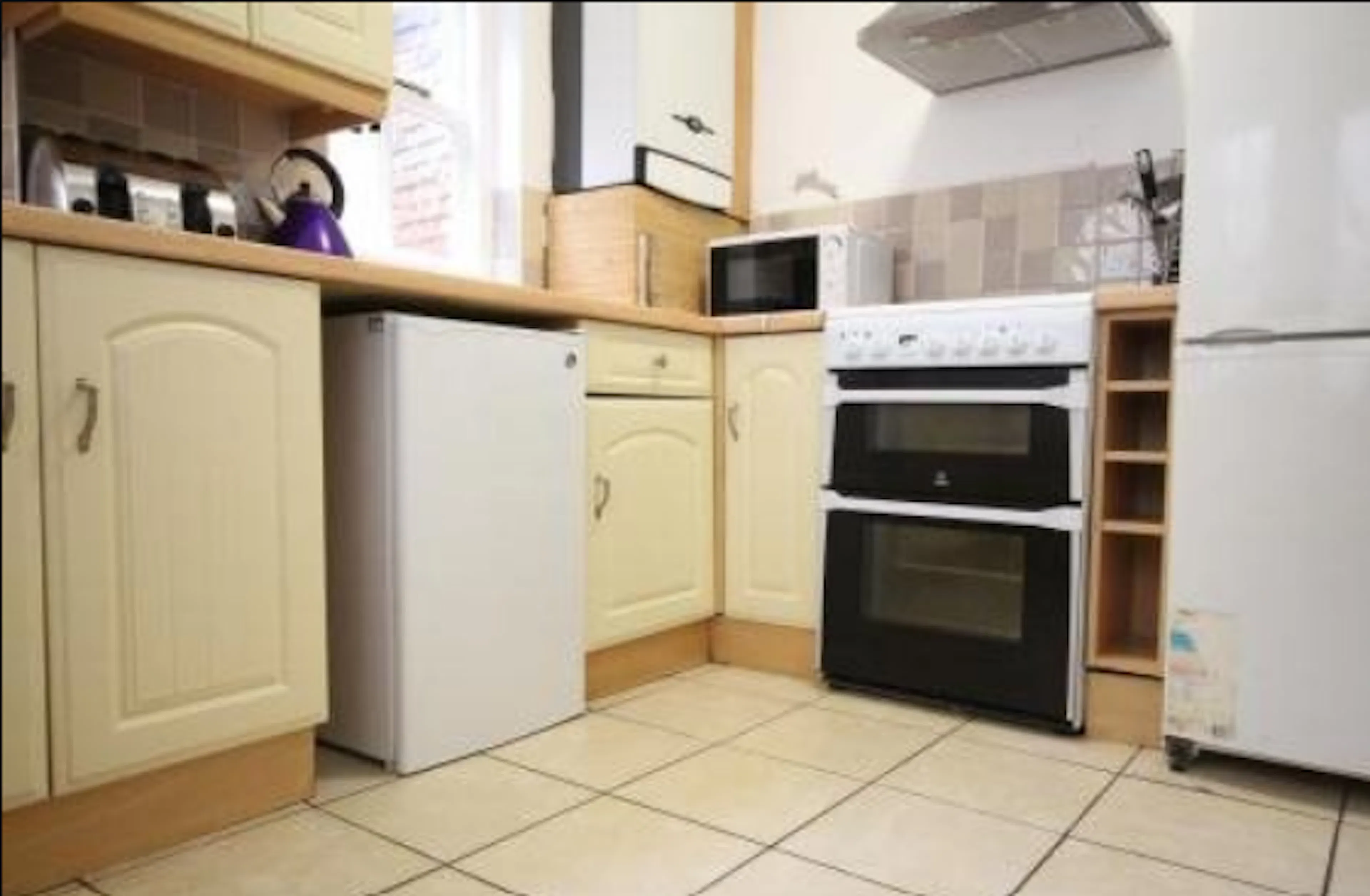 6 Bedroom Apartment KITCHEN 2