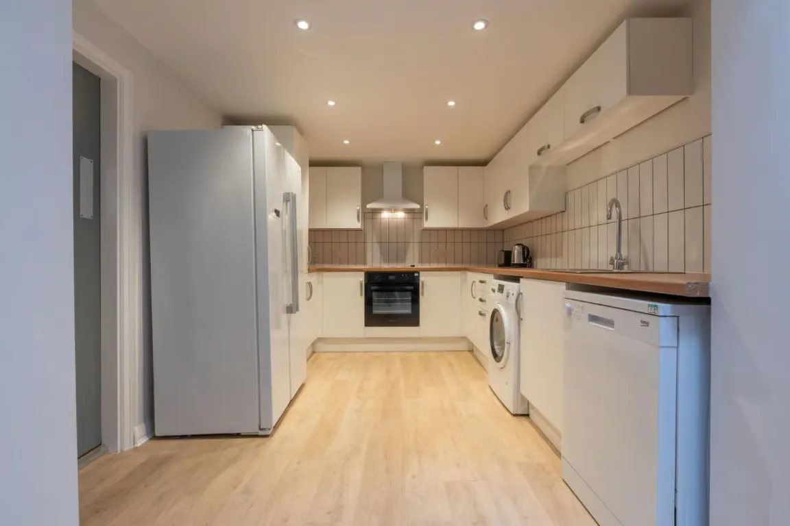 Four Bed Apartment KITCHEN 1