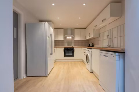 flat-b-113-portland-road-nottingham-KITCHEN
