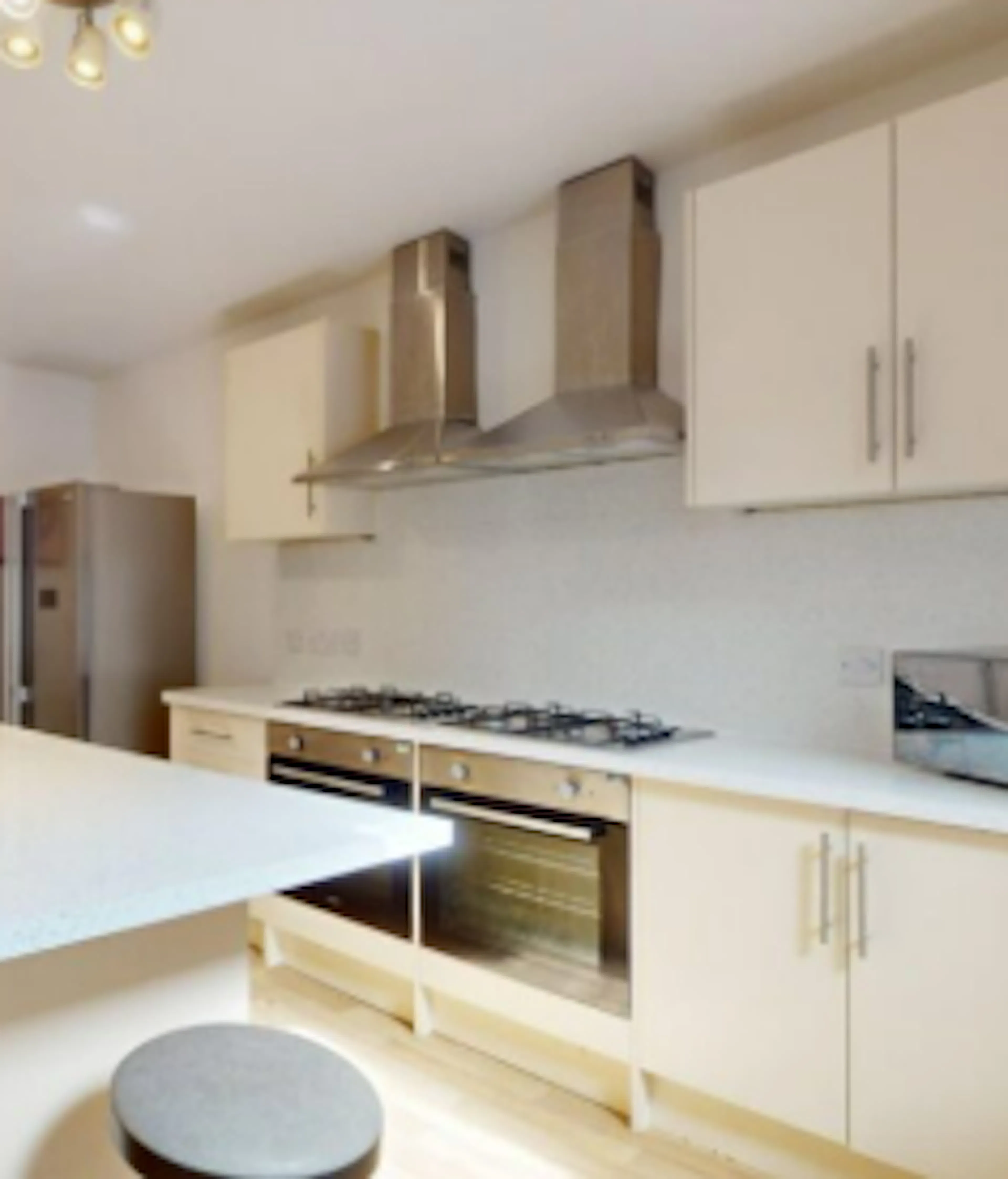 5 Bedroom Apartment KITCHEN 2