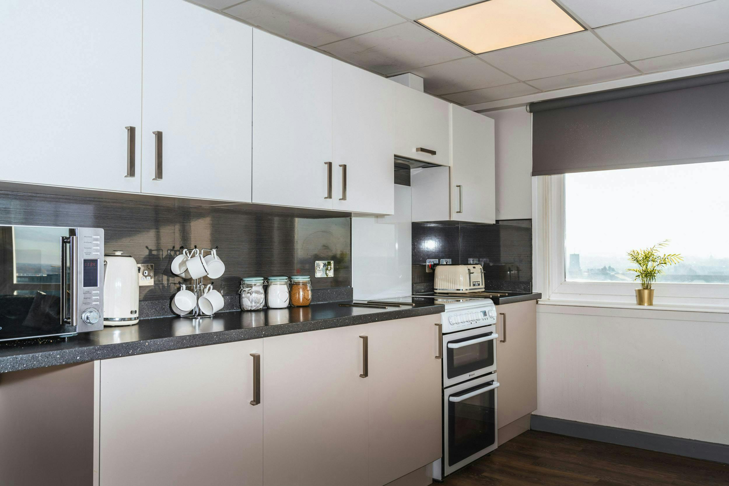 Ensuite with Standard Kitchen