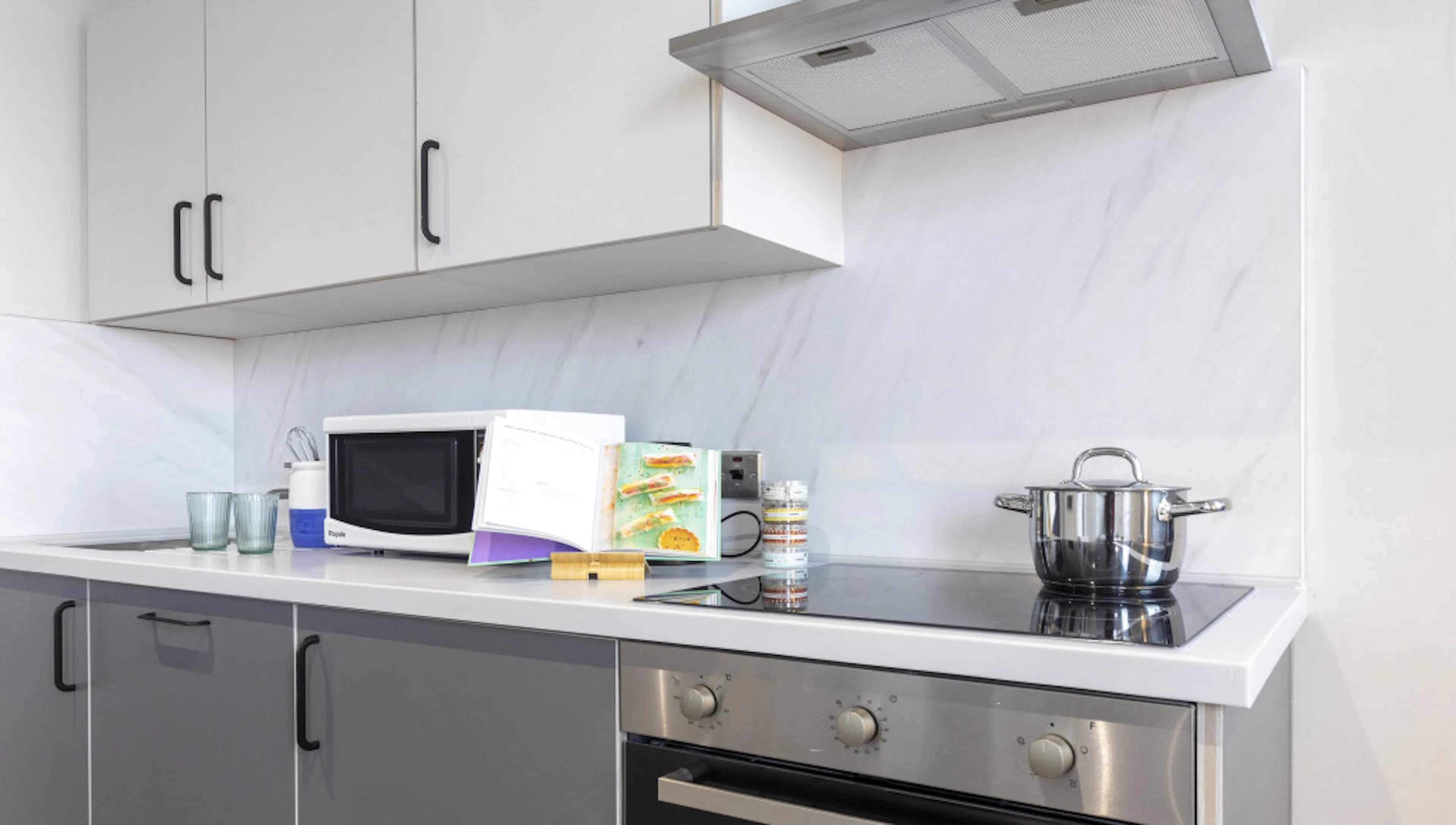 Premier (Breakfast bar) KITCHEN 1