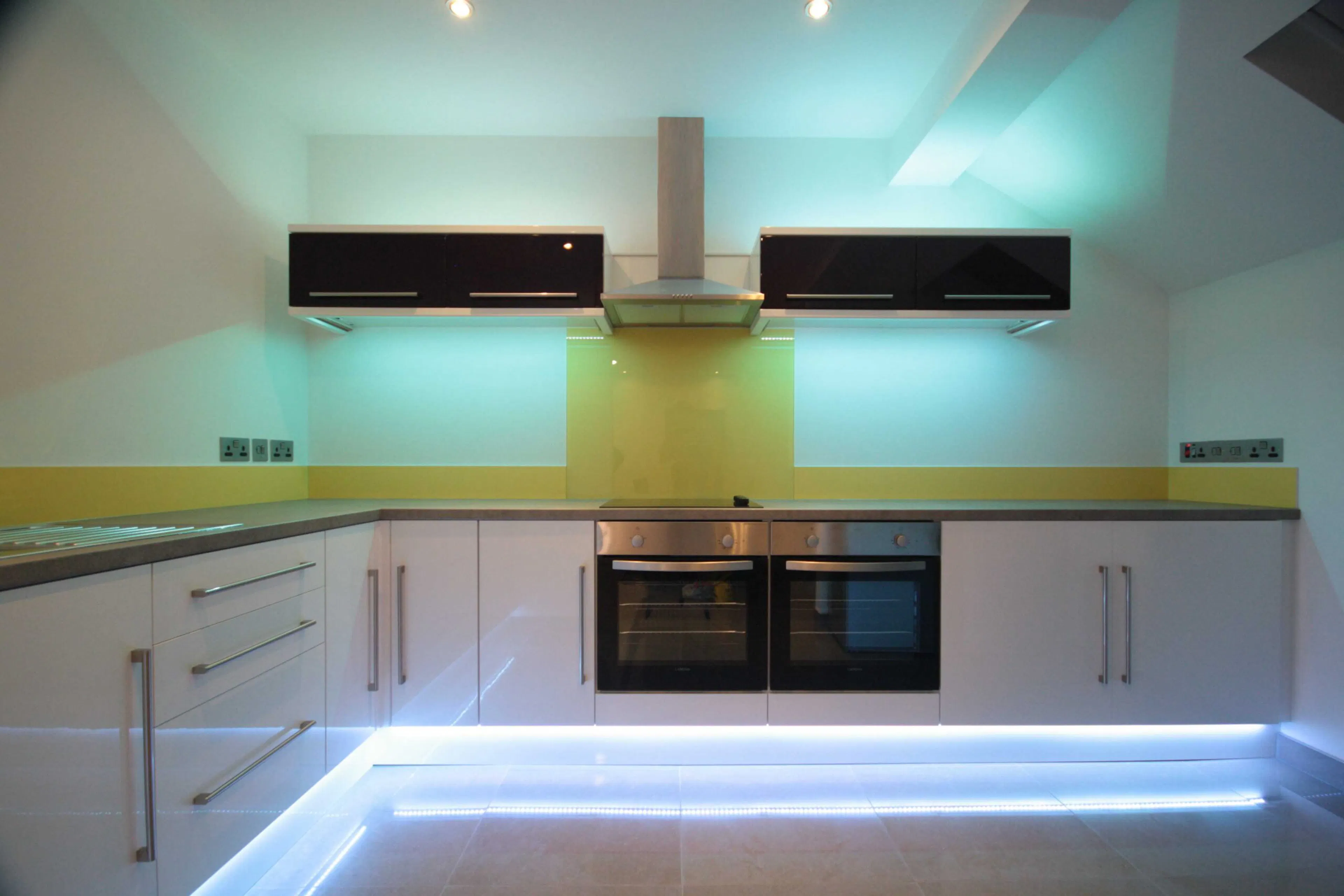 6 Bedroom Apartment KITCHEN 2