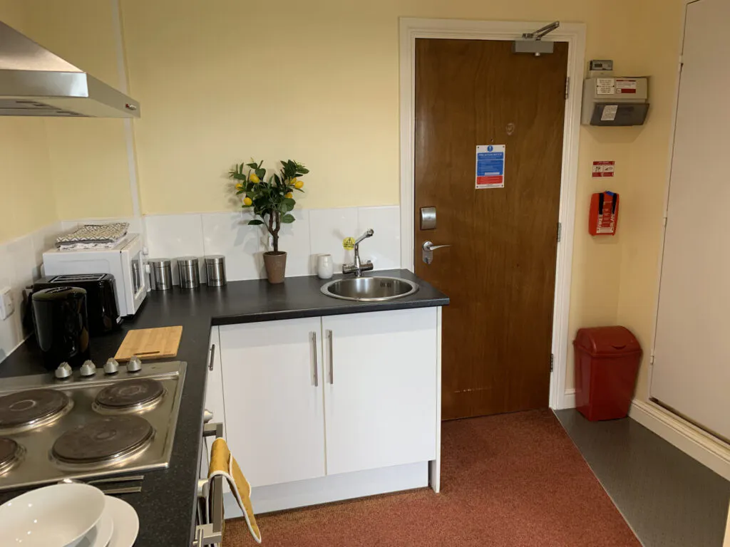 Deluxe Studio (UK Guarantor not required)