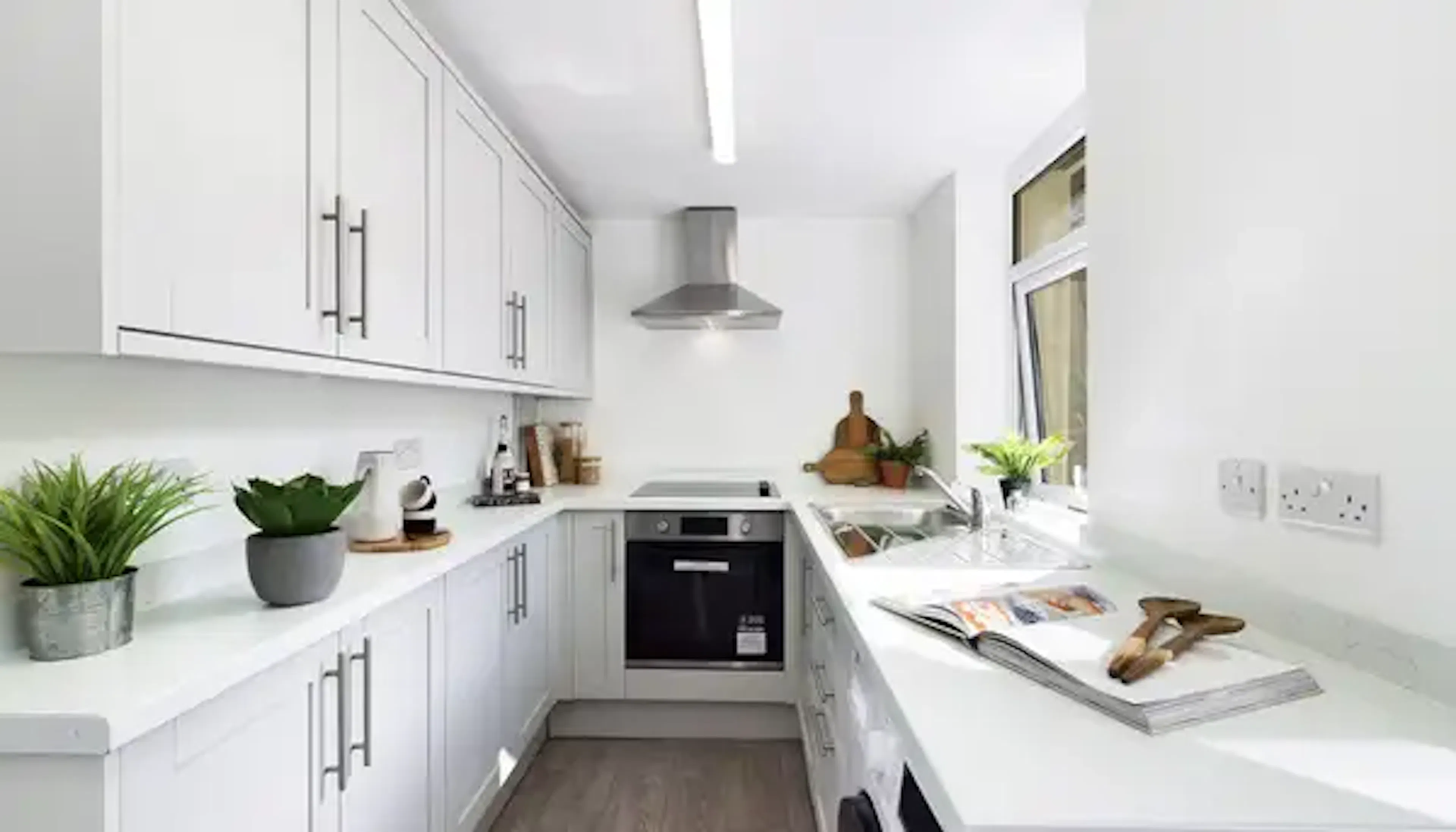 5 Bed Apartment KITCHEN 4